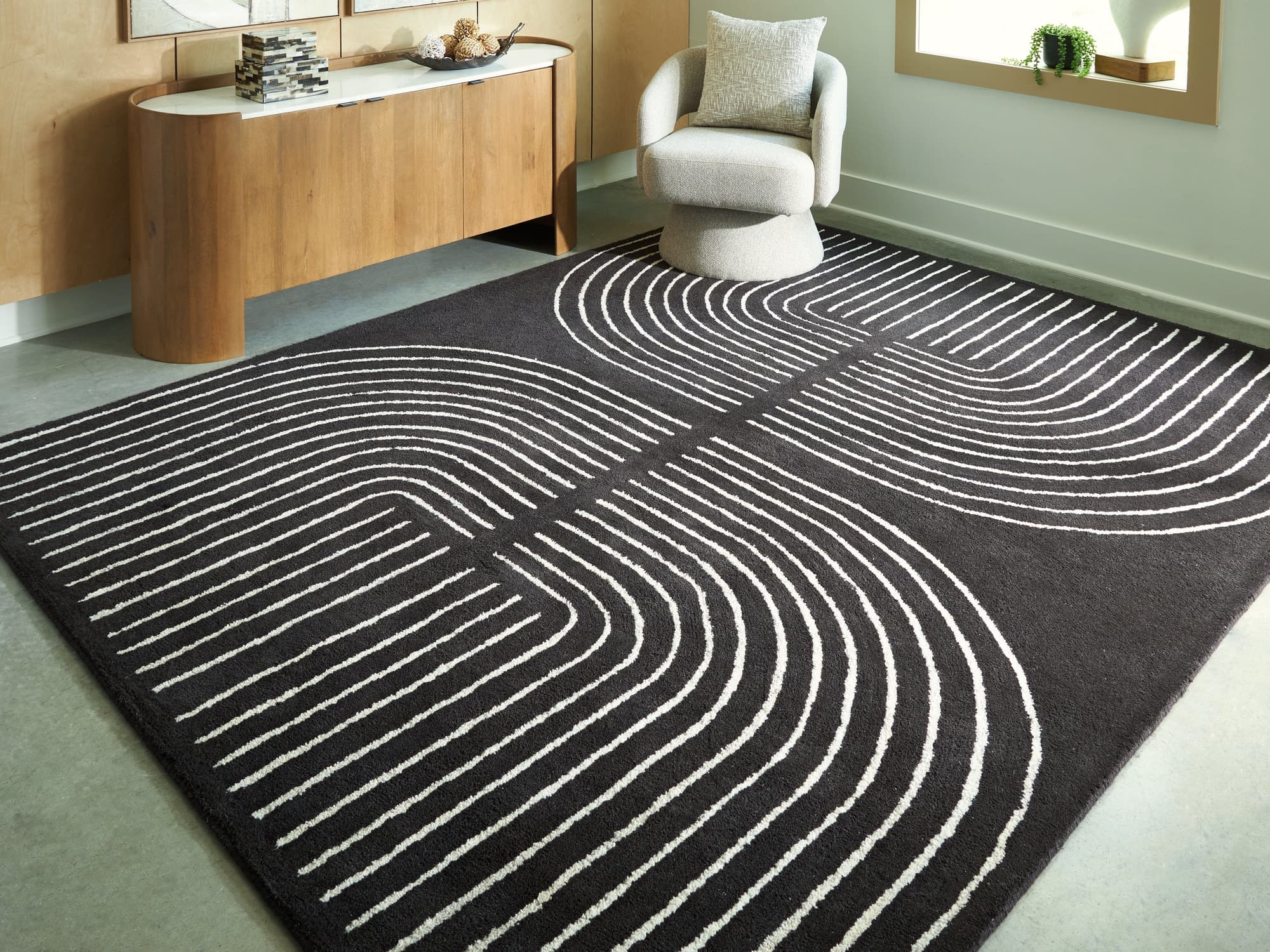 Eldonmore Black/Ivory 7’8″ x 10′ Area Rug