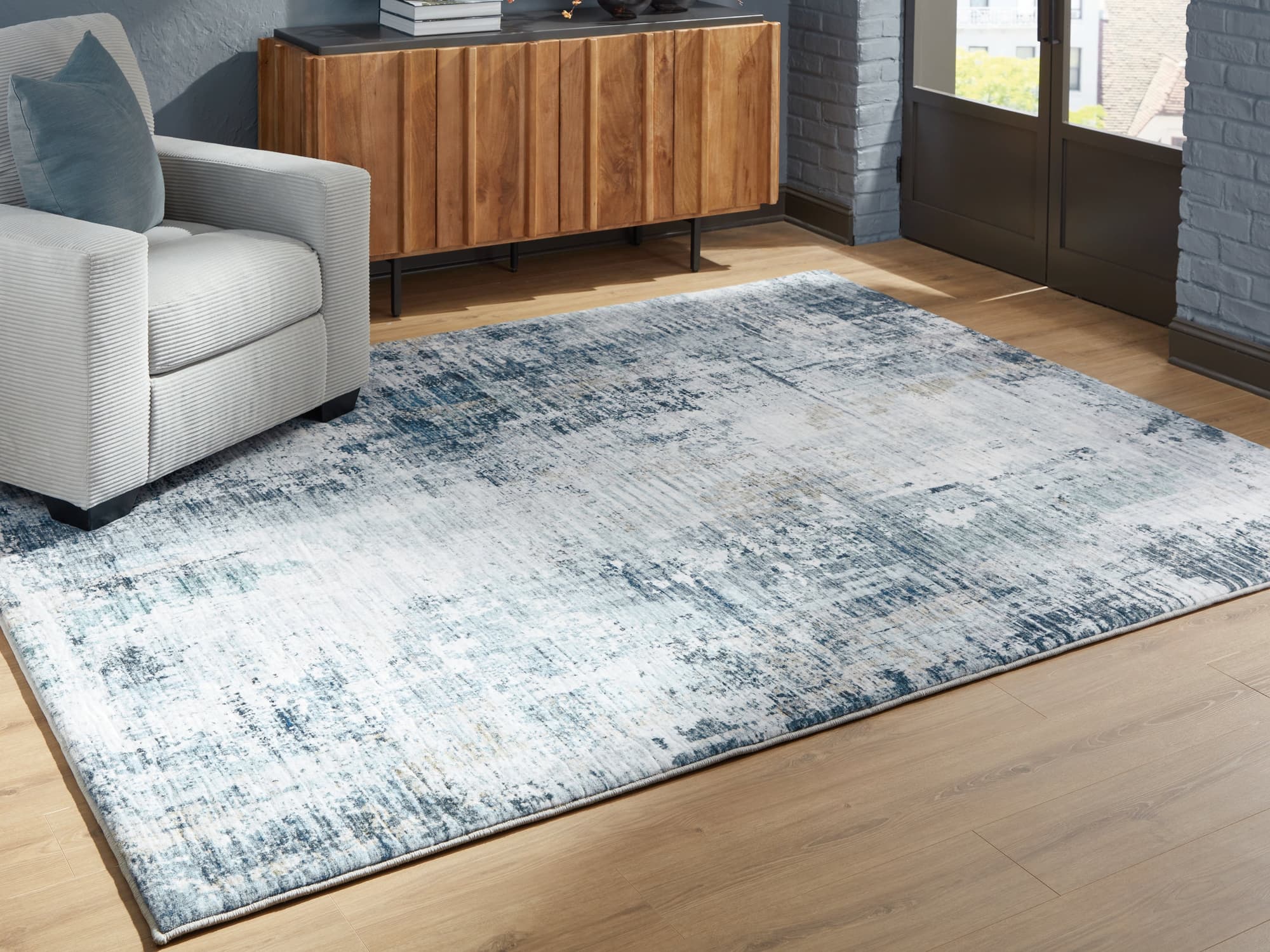 Arlenmont Blue/White/Brown 7’6″ X 9’6″ Memory Foam Area Rug