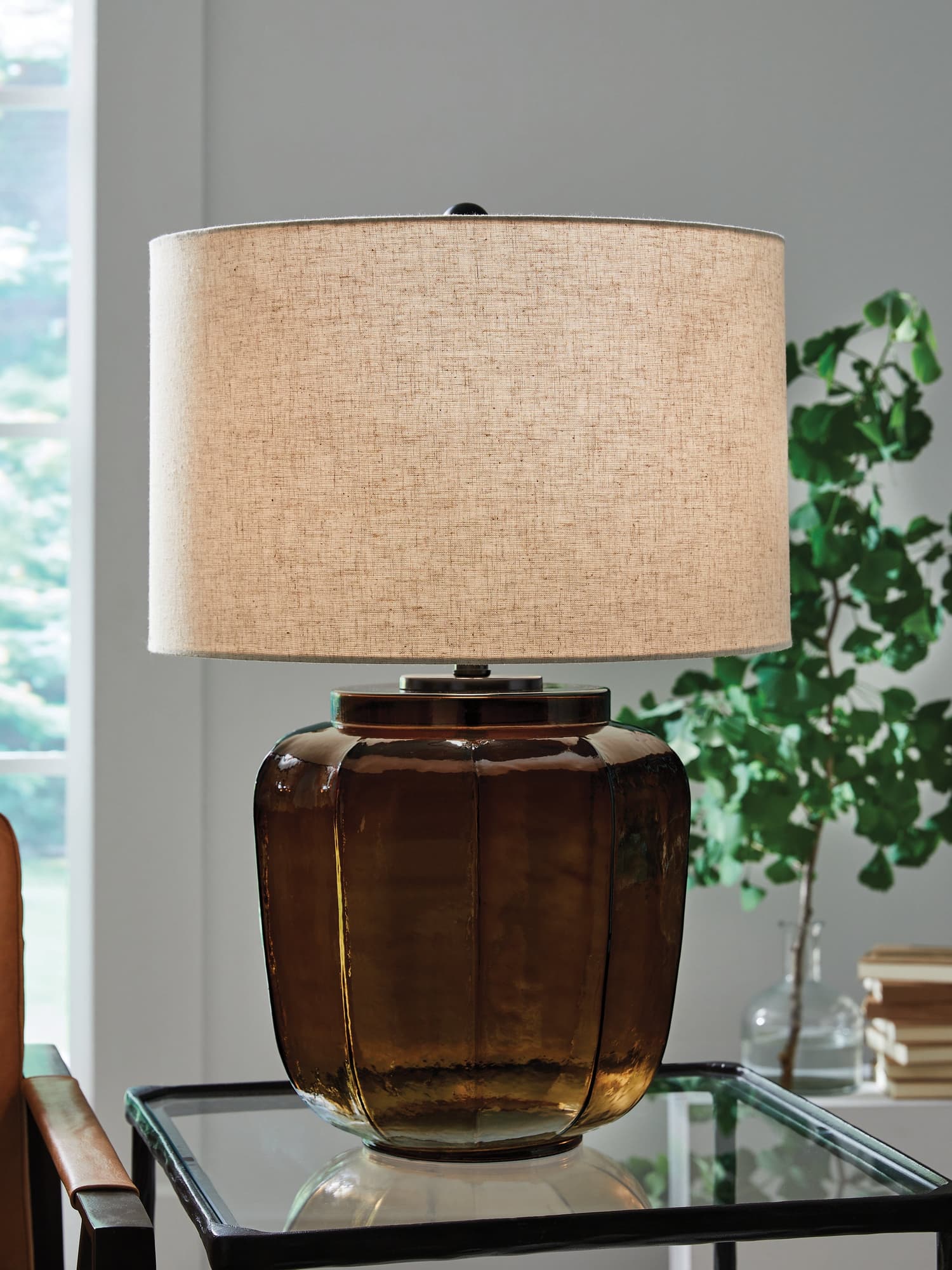 Bainmore Amber Table Lamp - Image 1