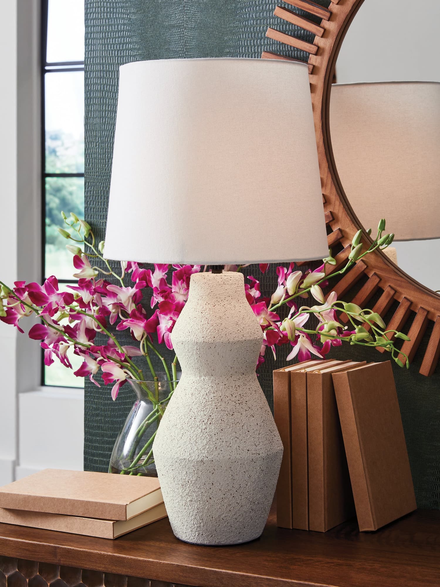 Dawthorne Cream Table Lamp - Image 1