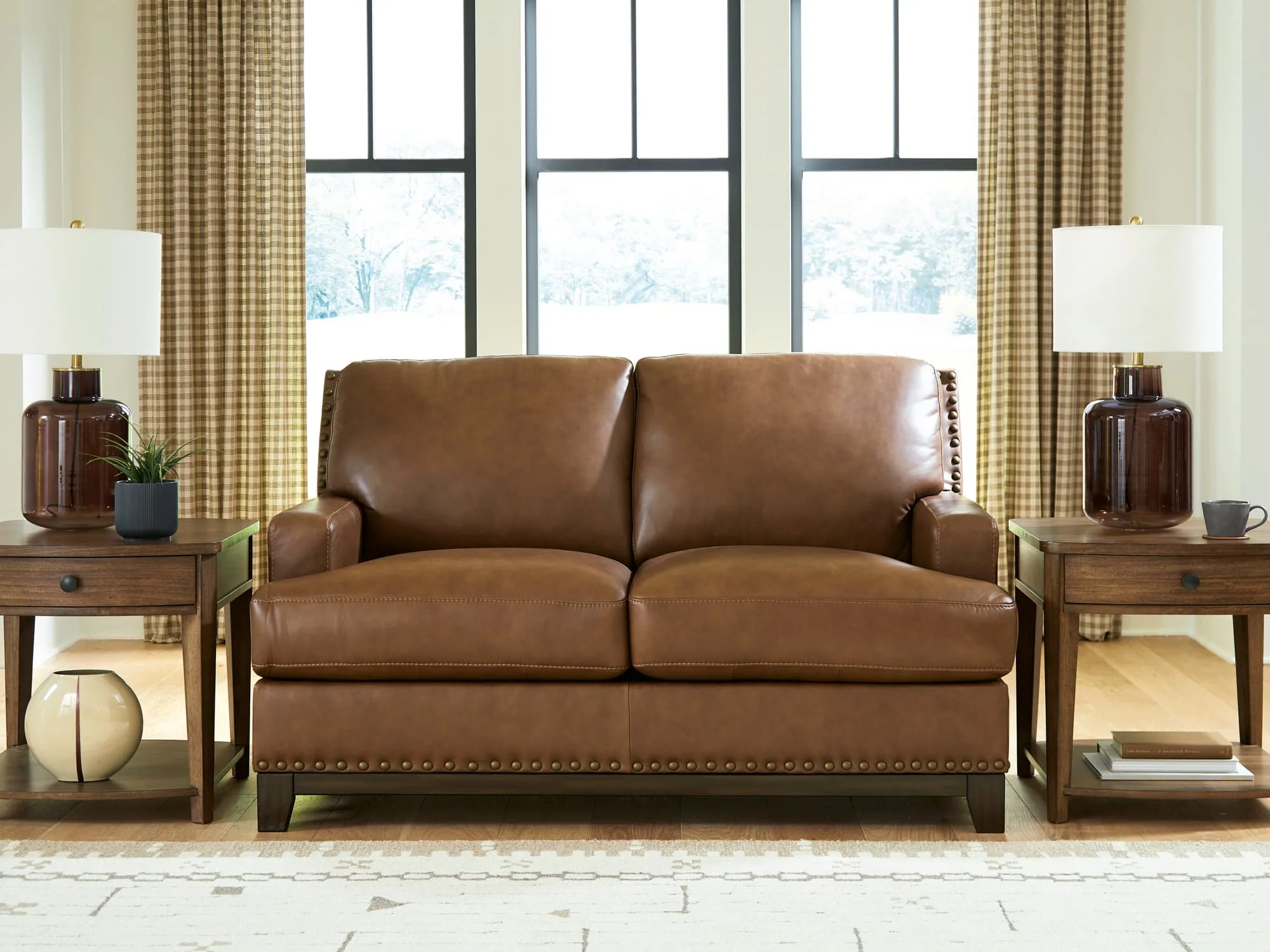 Saonara Amber Leather Loveseat