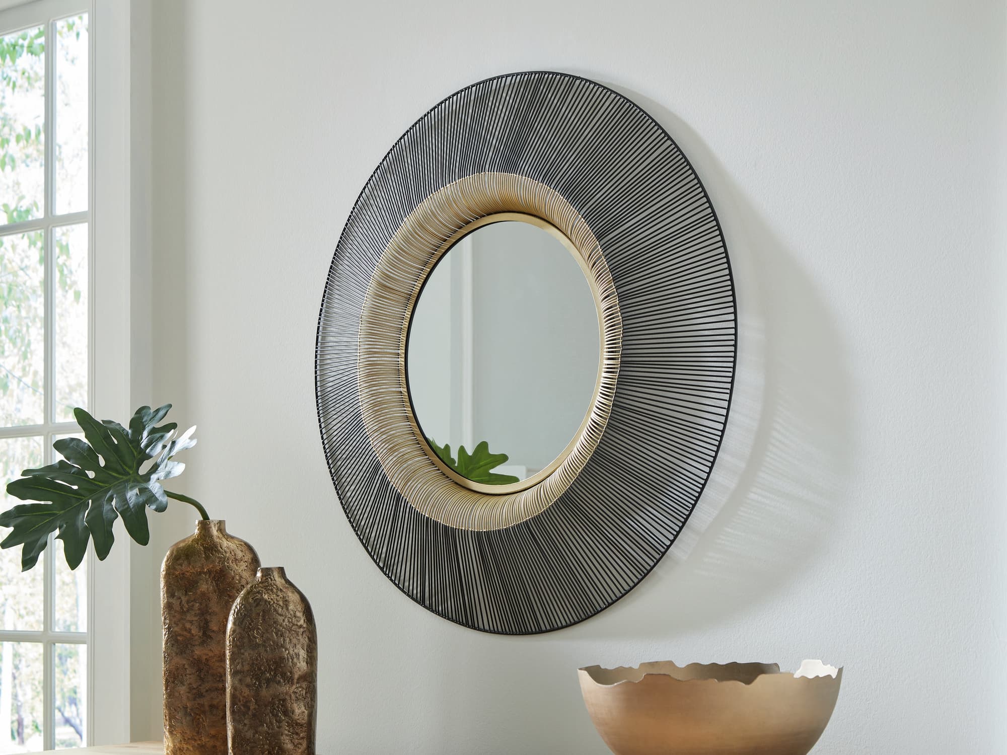 Dallmen Black/Gold Finish Accent Mirror - Image 1