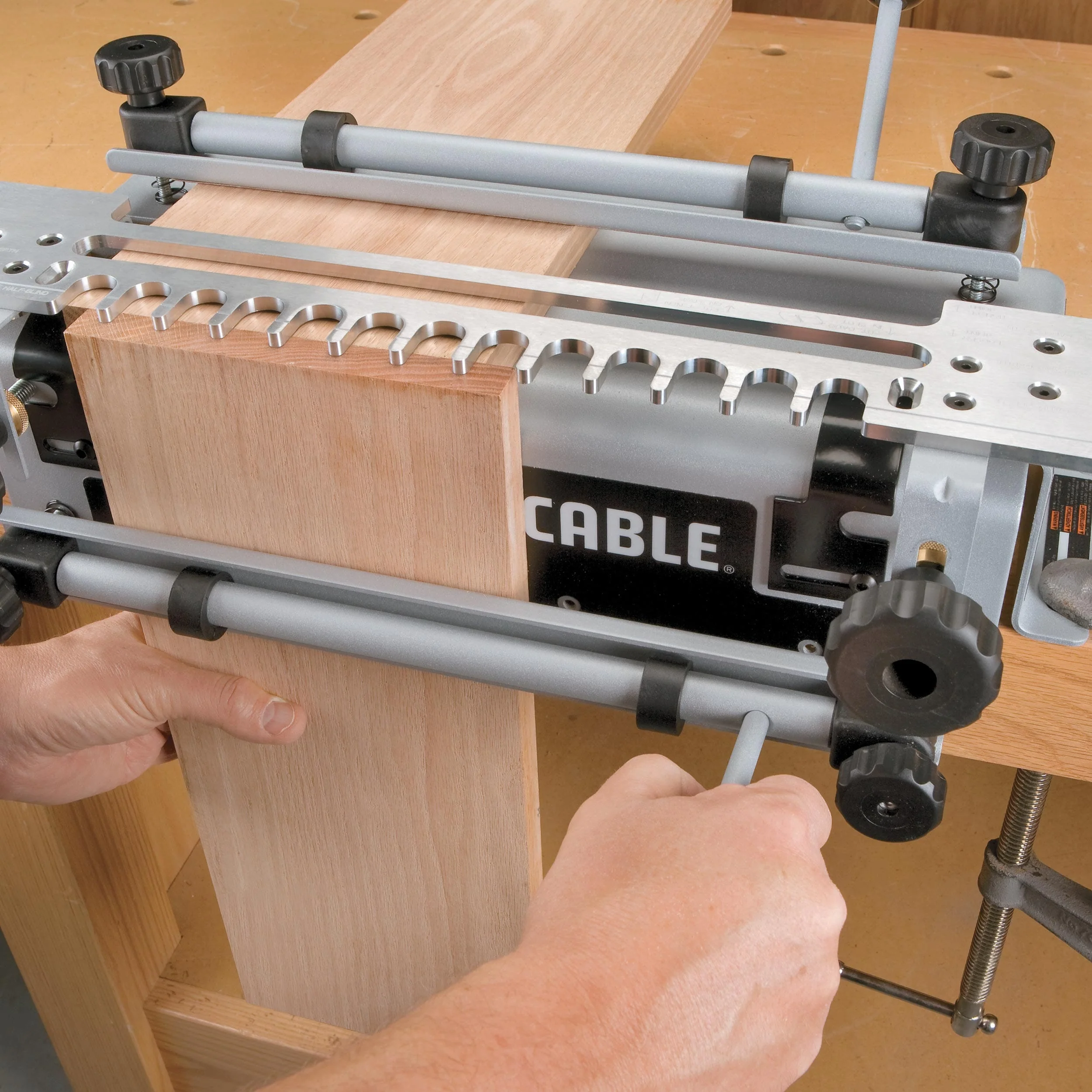 12" Deluxe Dovetail Jig - Image 2