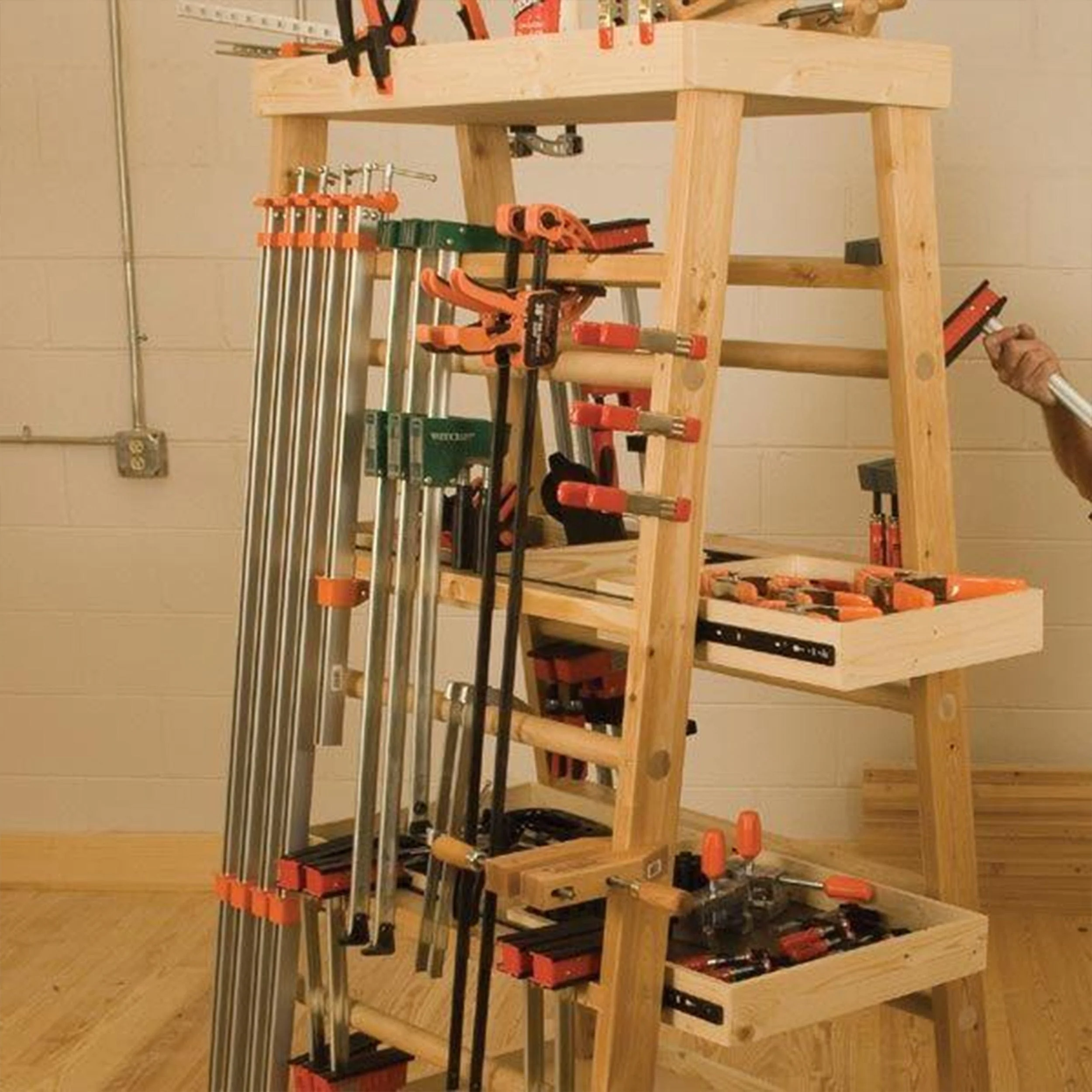 Woodworking Project Paper Plan to Build Clamp Rack - Image 1