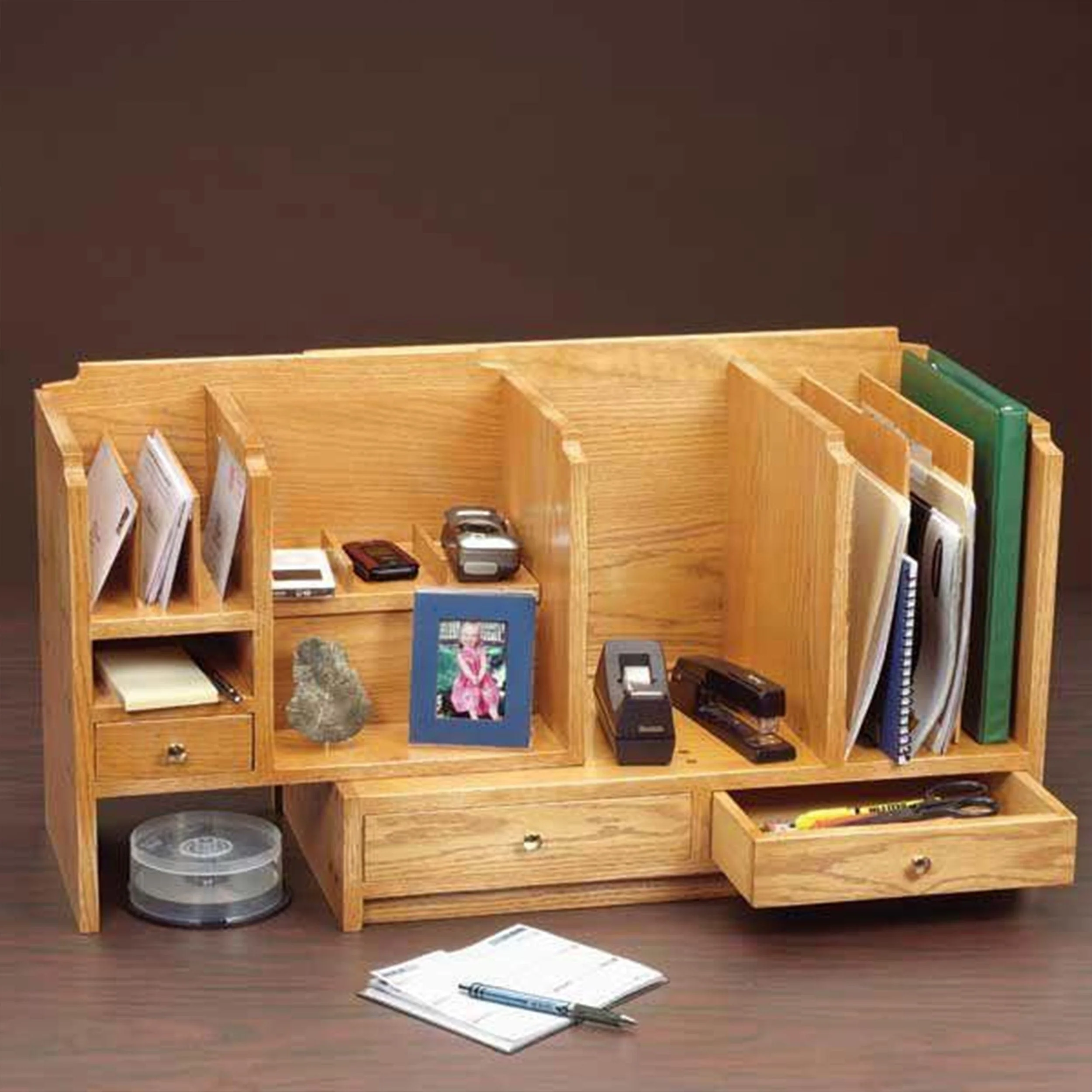 Woodworking Project Paper Plan to Build Fits-All Desktop Organizer - Image 1