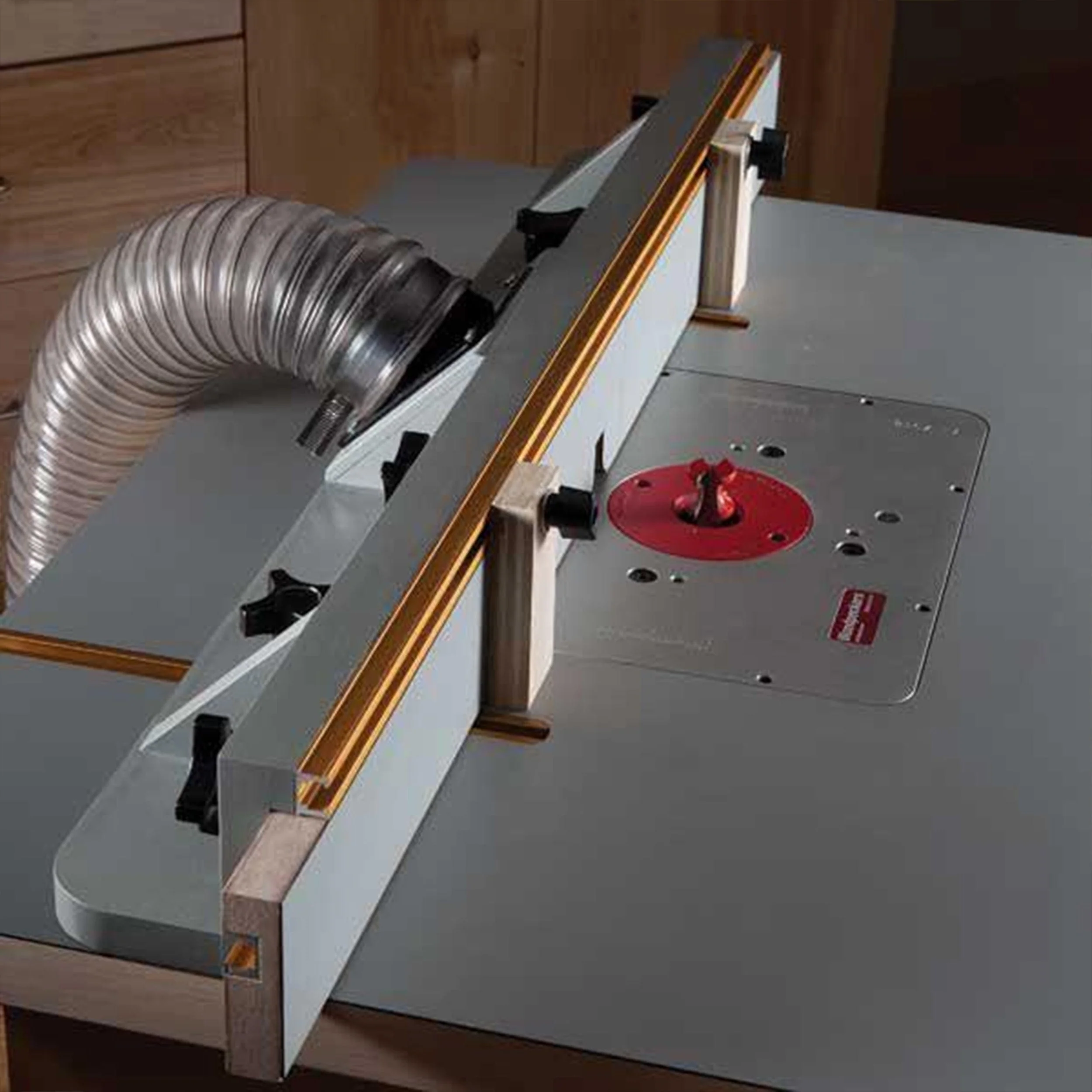Woodworking Project Paper Plan to Build Router Fence - Image 1