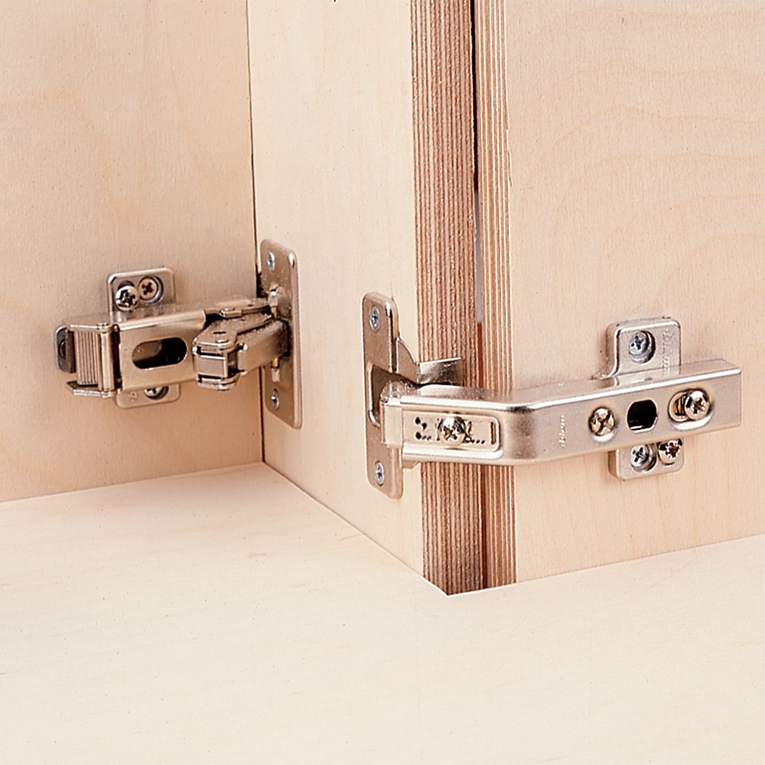 Clip Top Bi-Fold Hinges – Inside Corner – 60 Degree – 1 Pair