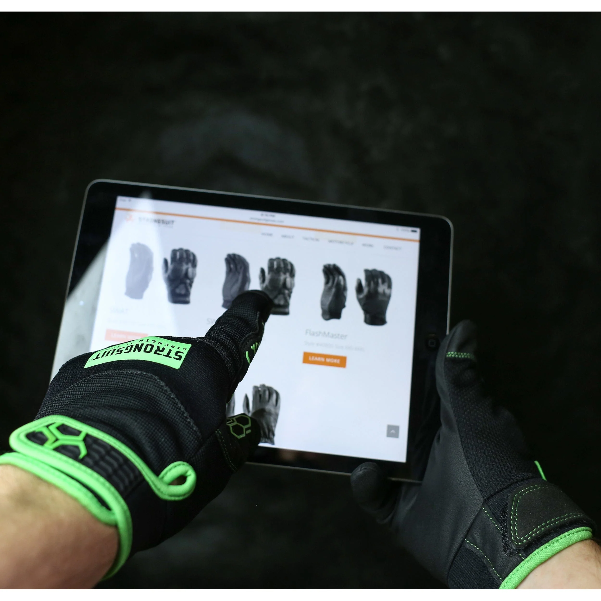 Grasper Gloves, Black/Green, Small - Image 2