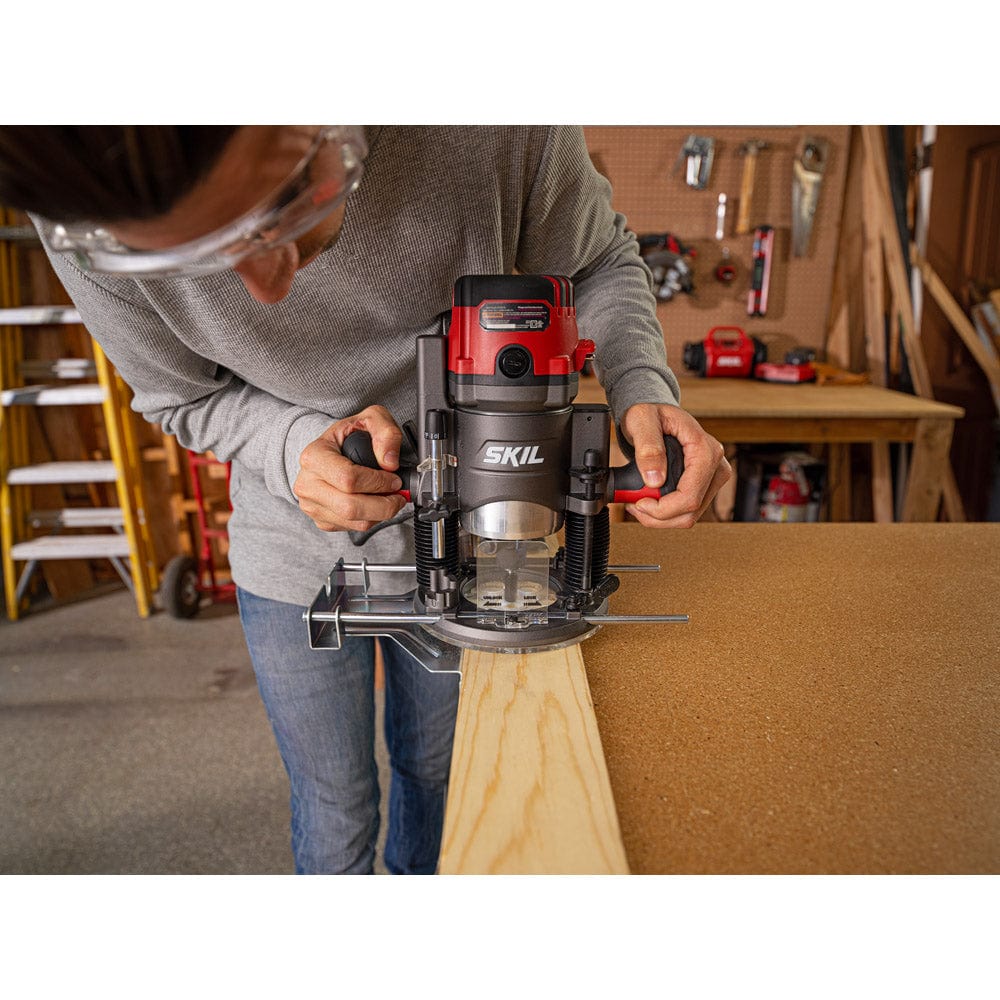 14A Plunge and Fixed Base Router with LCD Display - Image 2