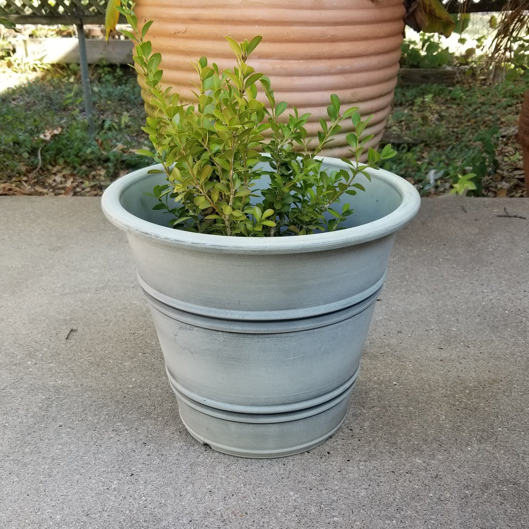 Round Planter Set Medium Washed Sandstone Set of 2 - Image 2
