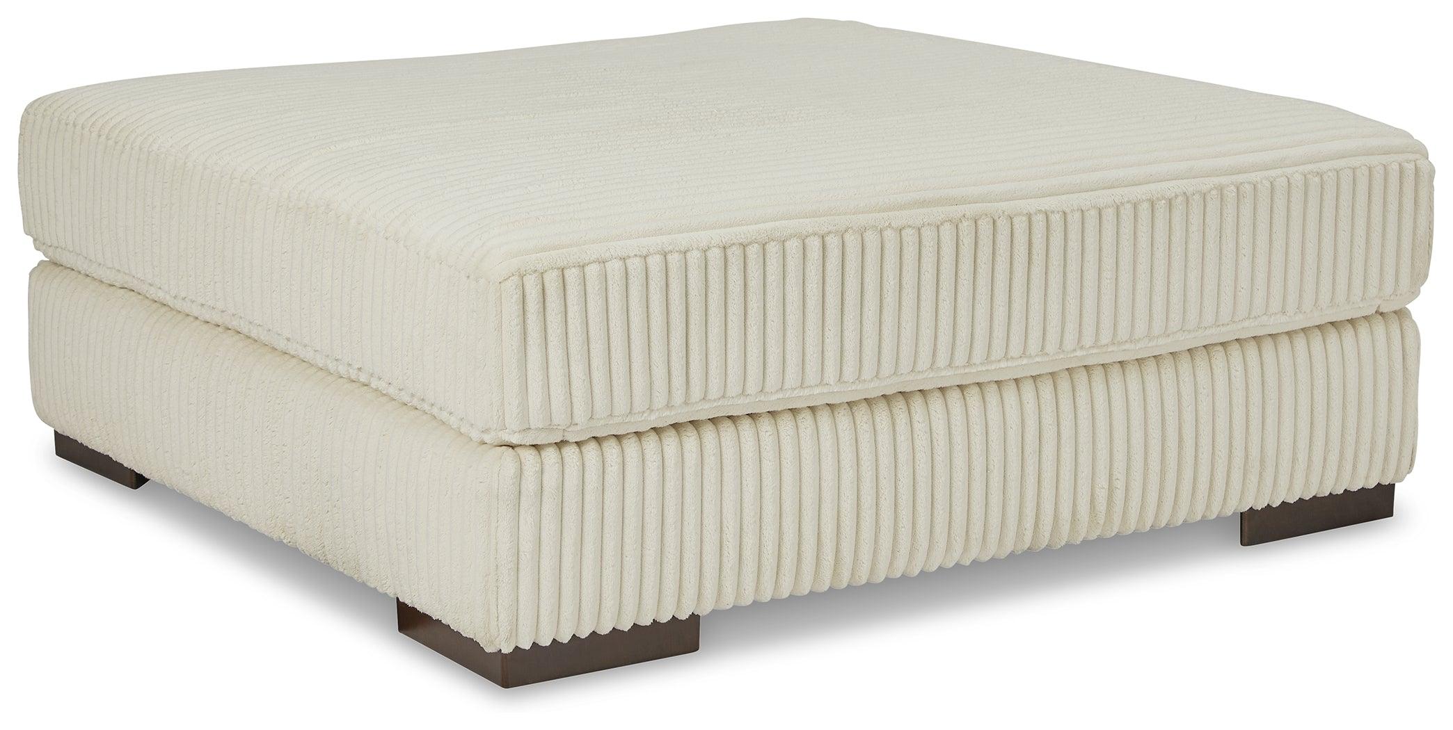 Lindyn Ivory 6-Piece Sectional with Ottoman - Image 3