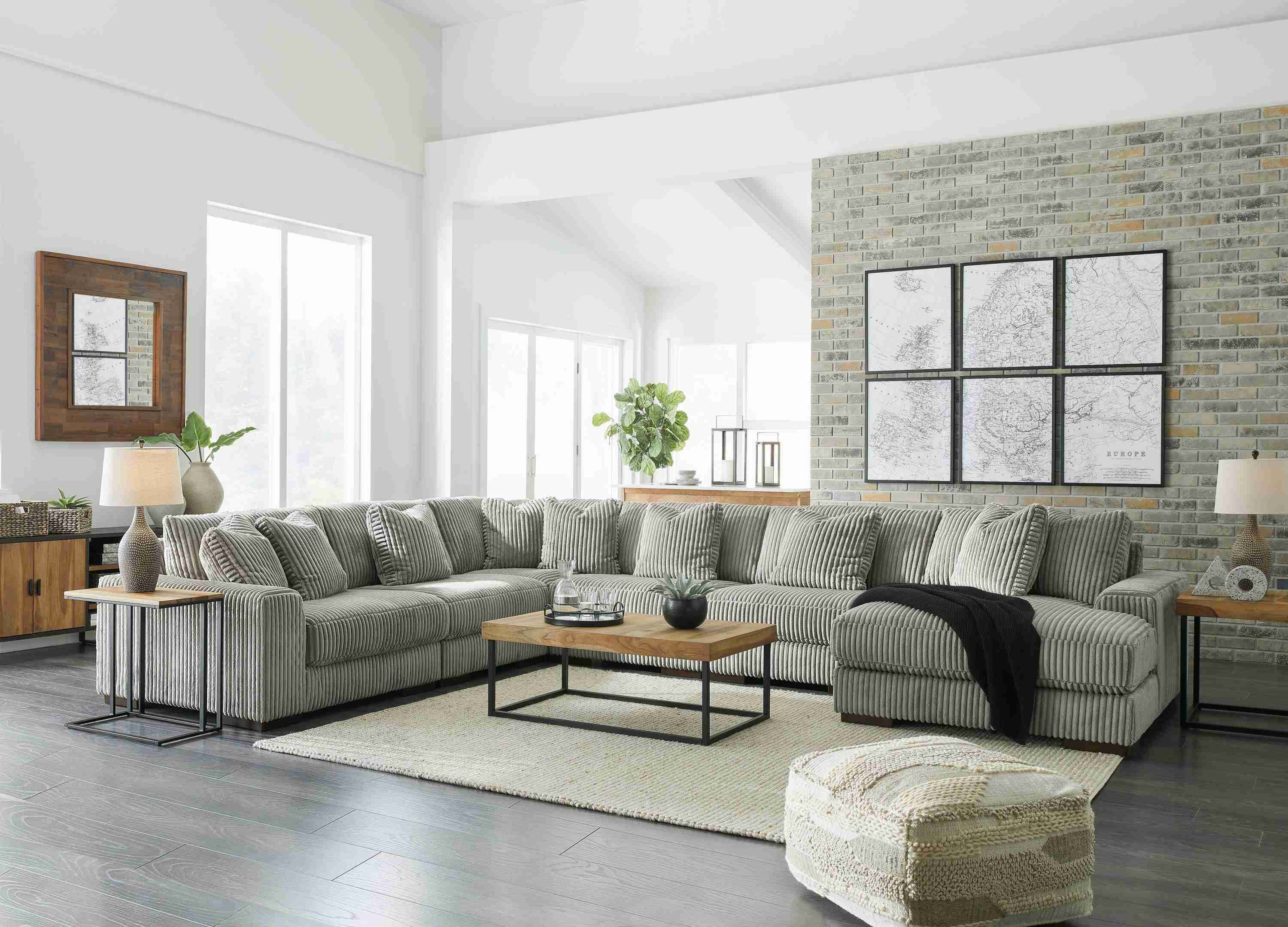 Lindyn Fog 6-Piece Sectional With Chaise - Image 3