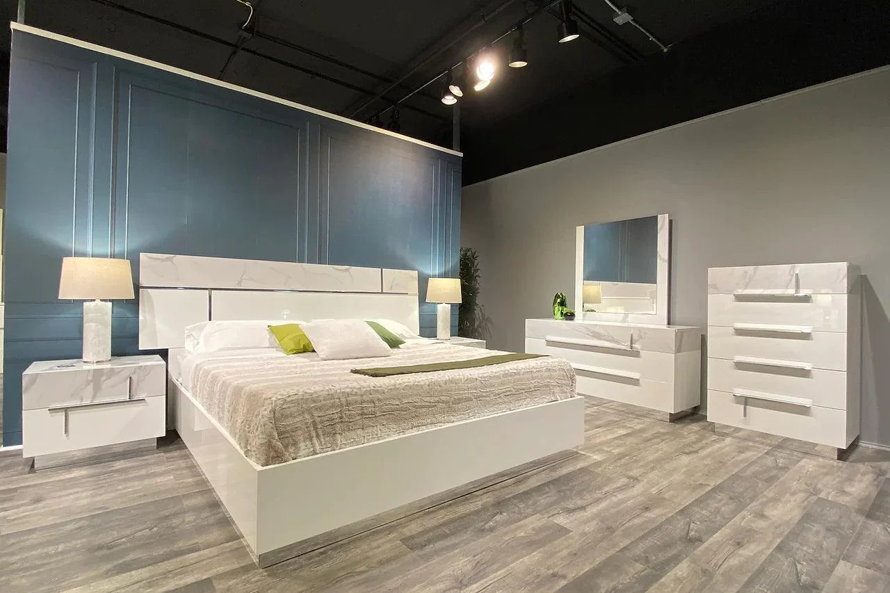 Sunset White Platform Queen Bed - Image 3