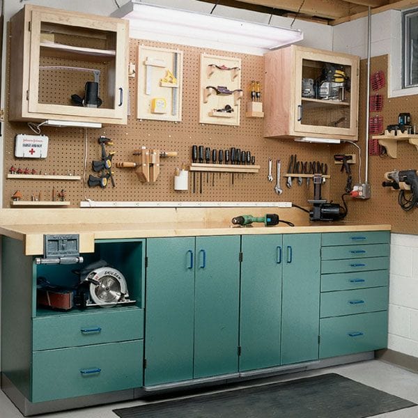 Woodworking Project Paper Plan to Build Full-Service Workbench - Image 1
