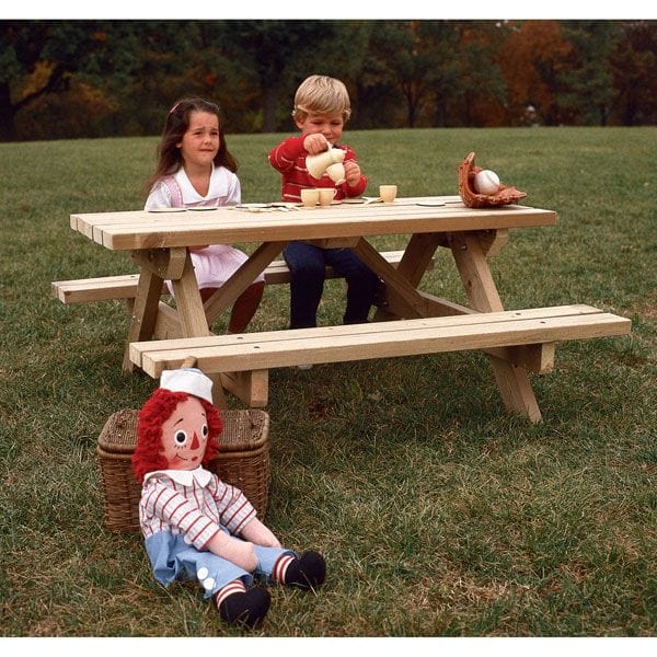 Woodworking Project Paper Plan to Build Kid's Picnic Table - Image 1