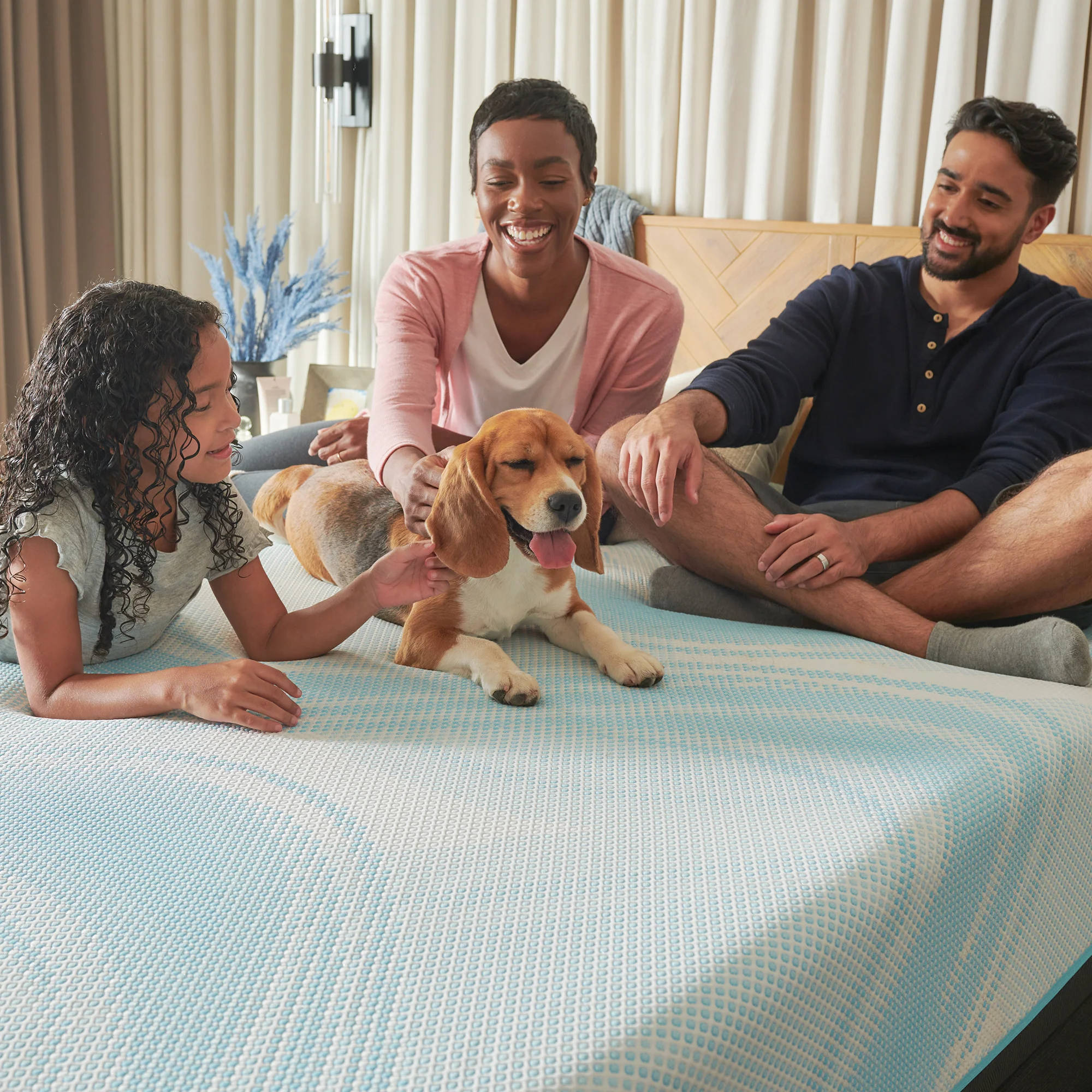 Tempur-Pedic® TEMPUR-LuxeBreeze® Medium Hybrid Mattress - Image 2
