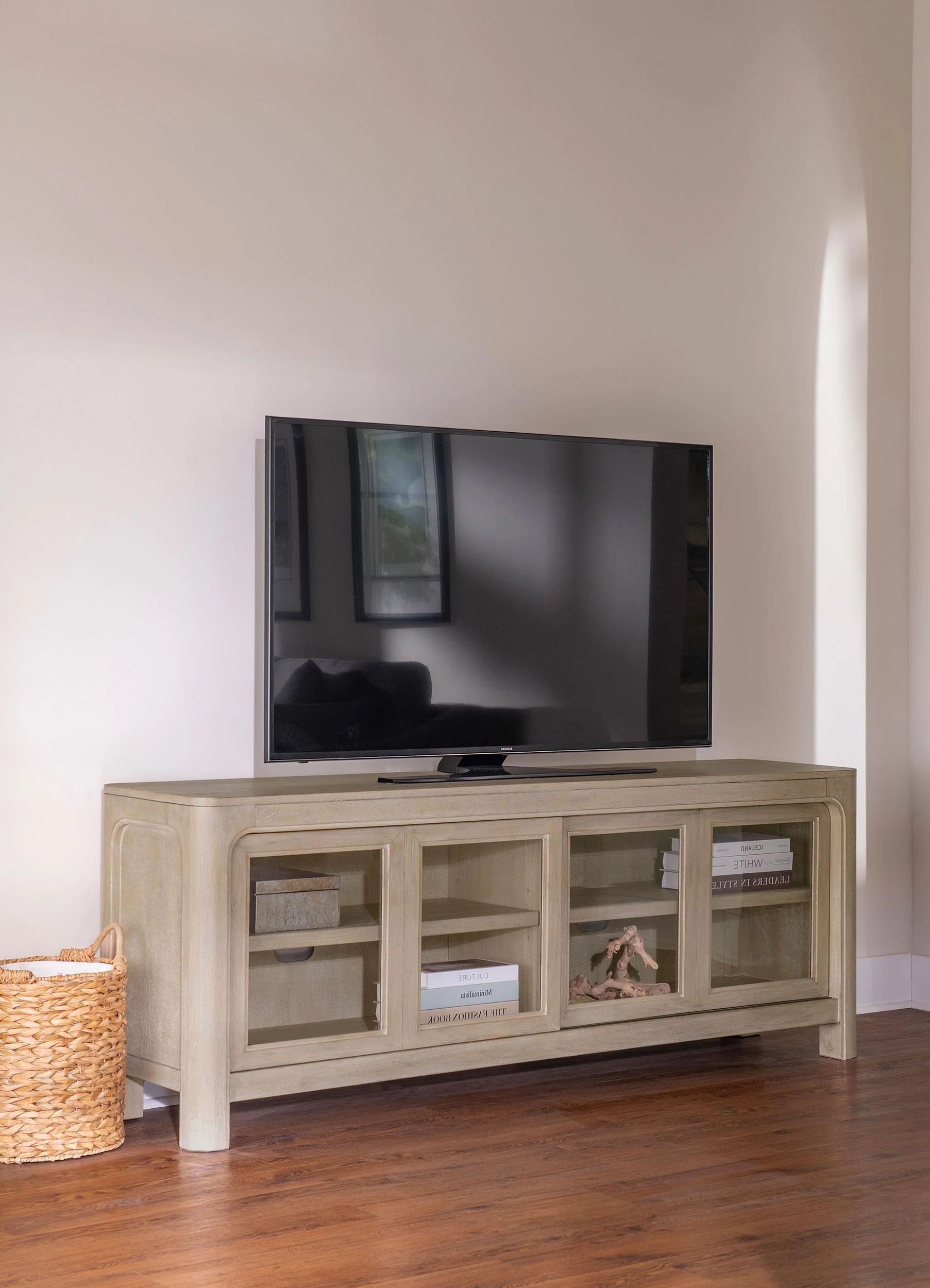 Solano 71-inch 2-door TV Stand Media Console Weathered Mango - Image 2