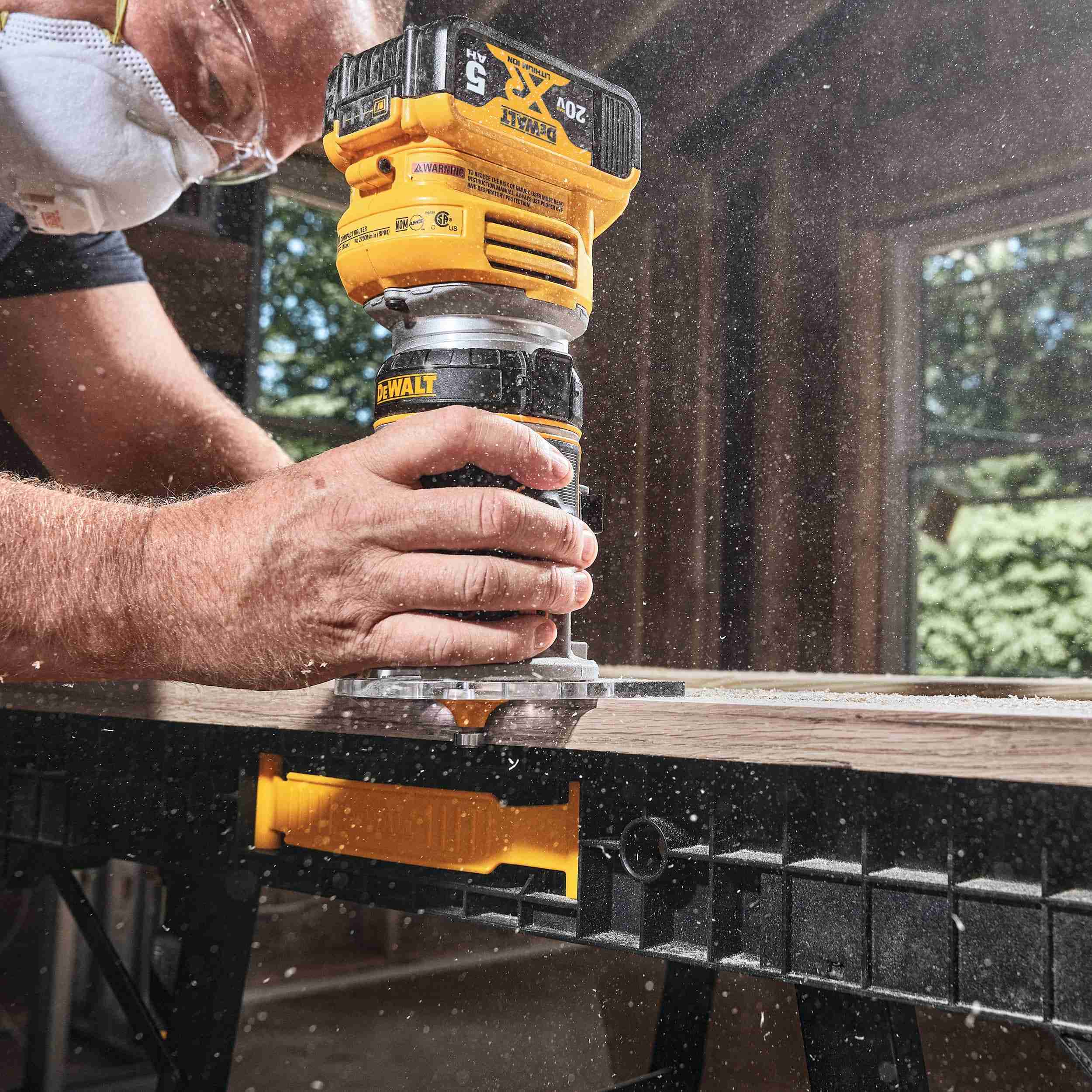 Brushless Cordless Compact Router - 20V MAX XR - Image 2