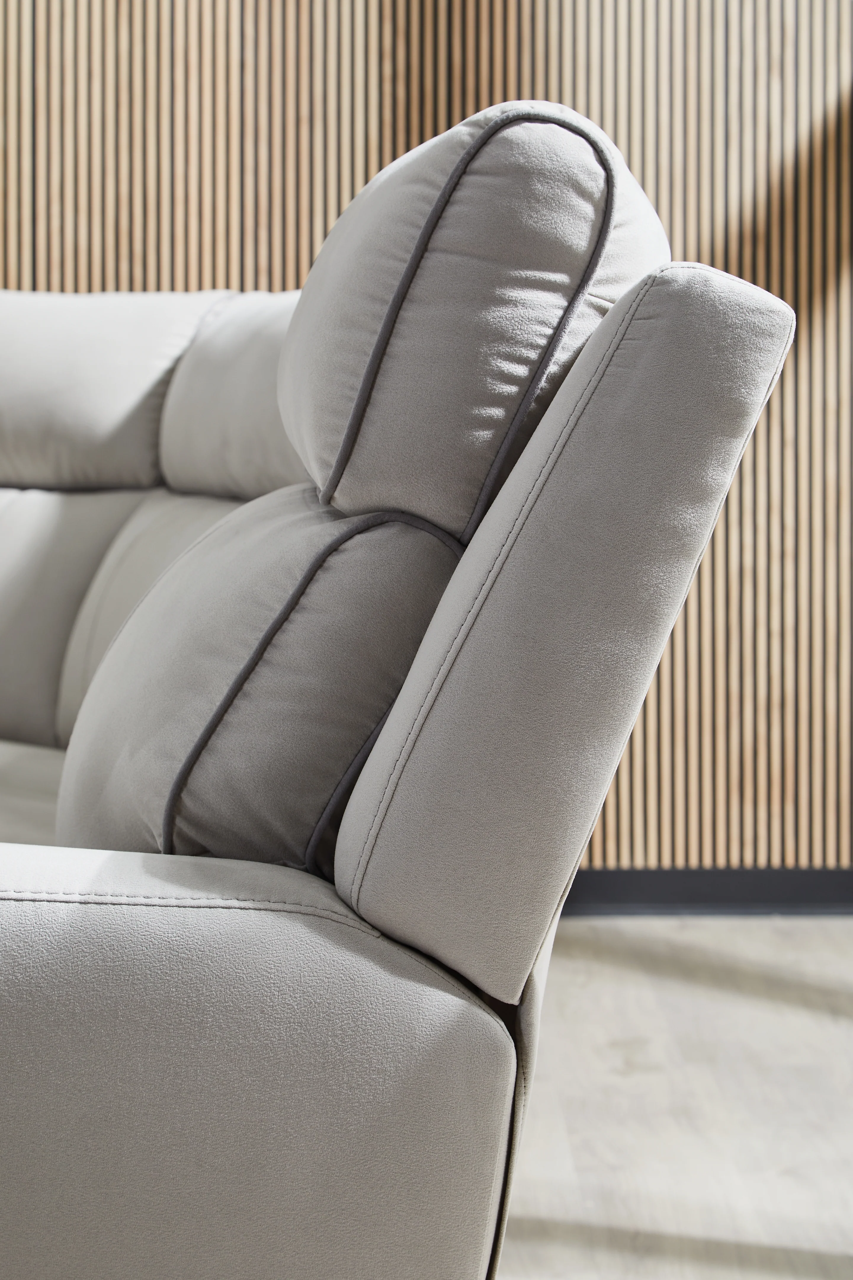 Social Pointe Pearl/Ash Chenille 6-Piece Power Reclining Sectional - Image 3
