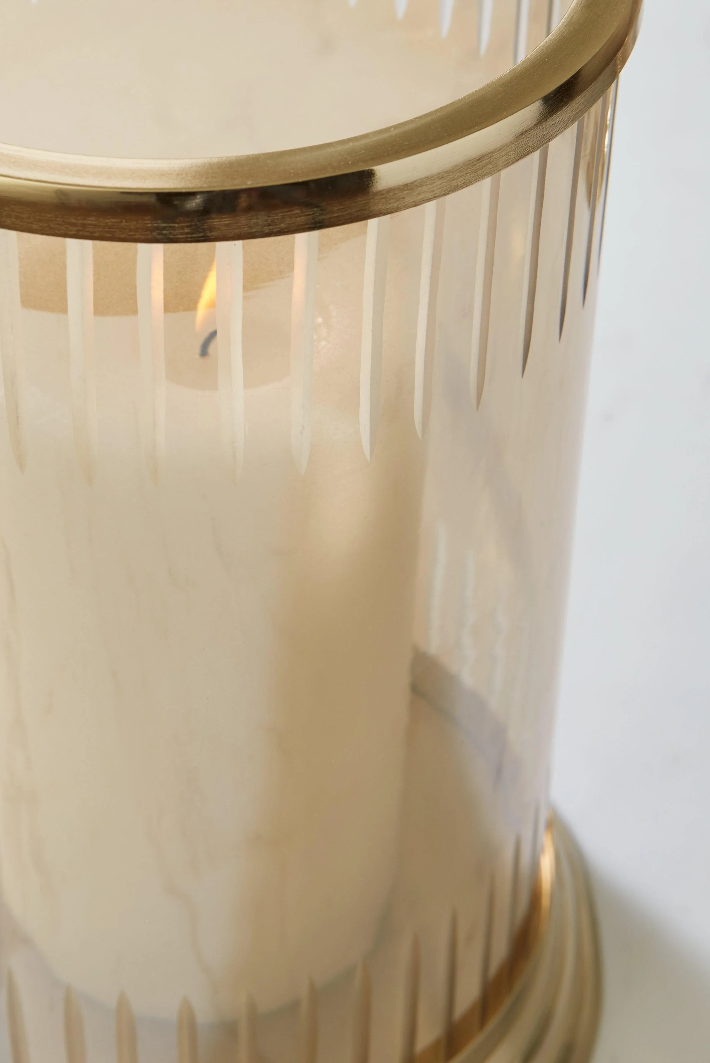 Aavinson Amber/Gold Finish Candle Holder - Image 3