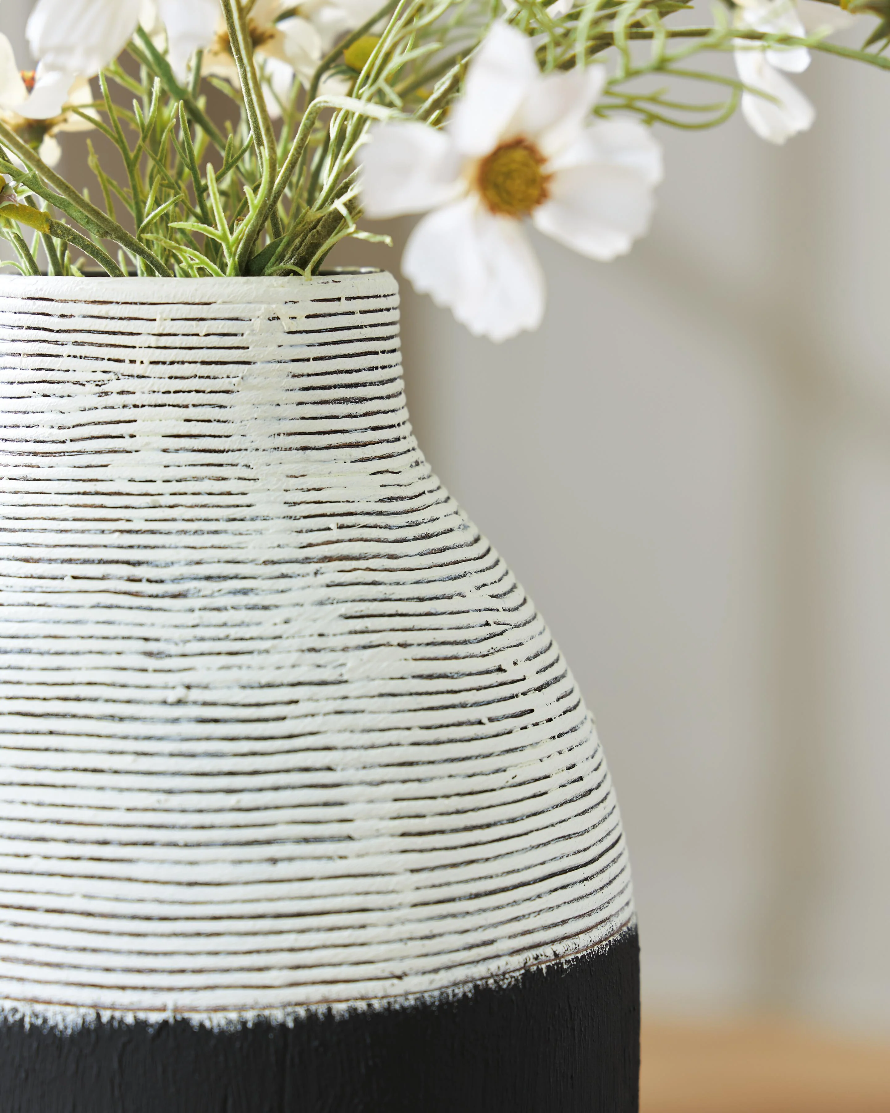 Girtha Antique White/Black Vase - Image 3