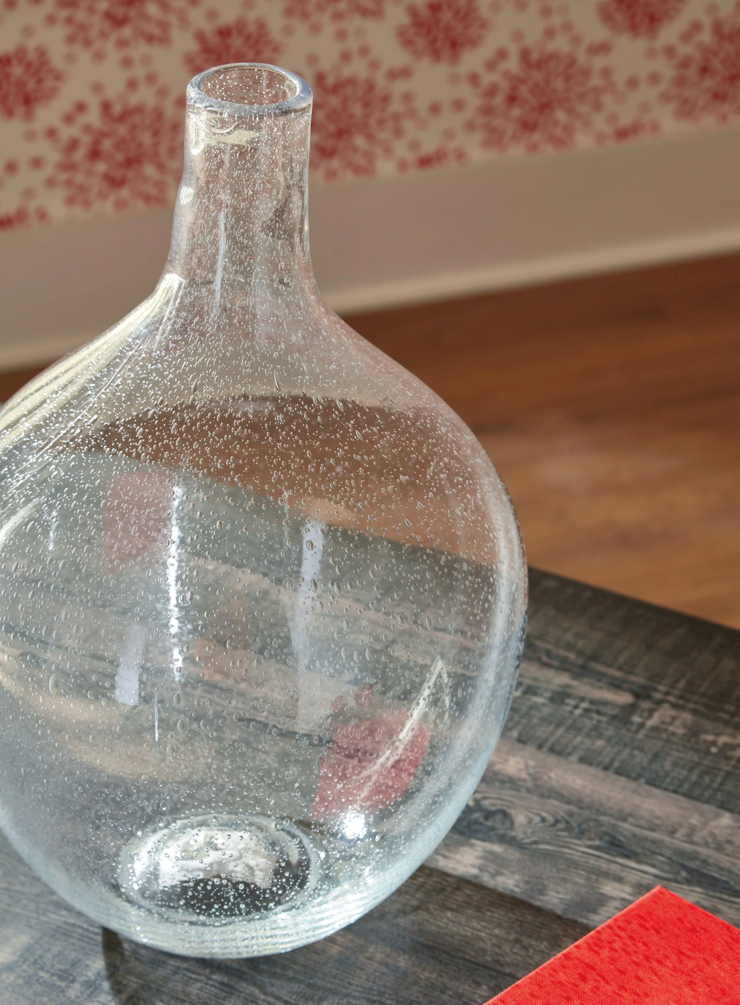 Kurthorne Clear Vase - Image 3