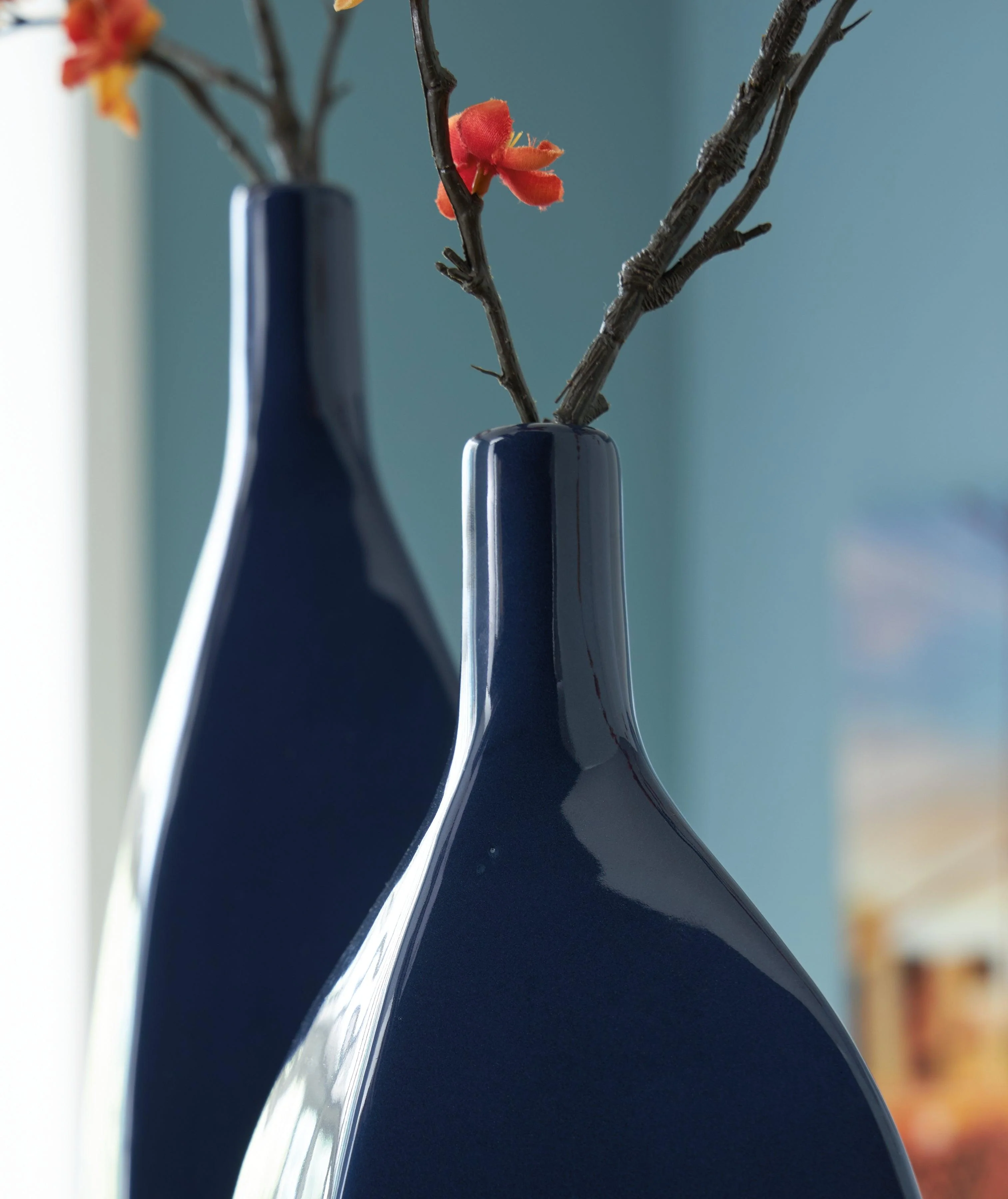 Abtinson Navy Vase - Image 3