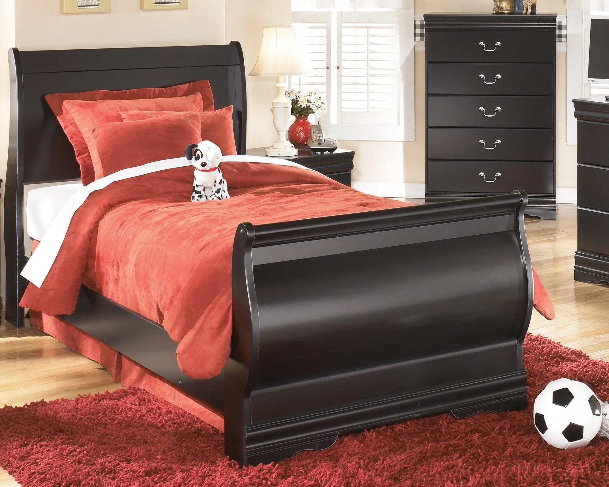 Huey Vineyard Black Twin Sleigh Bed - Image 1