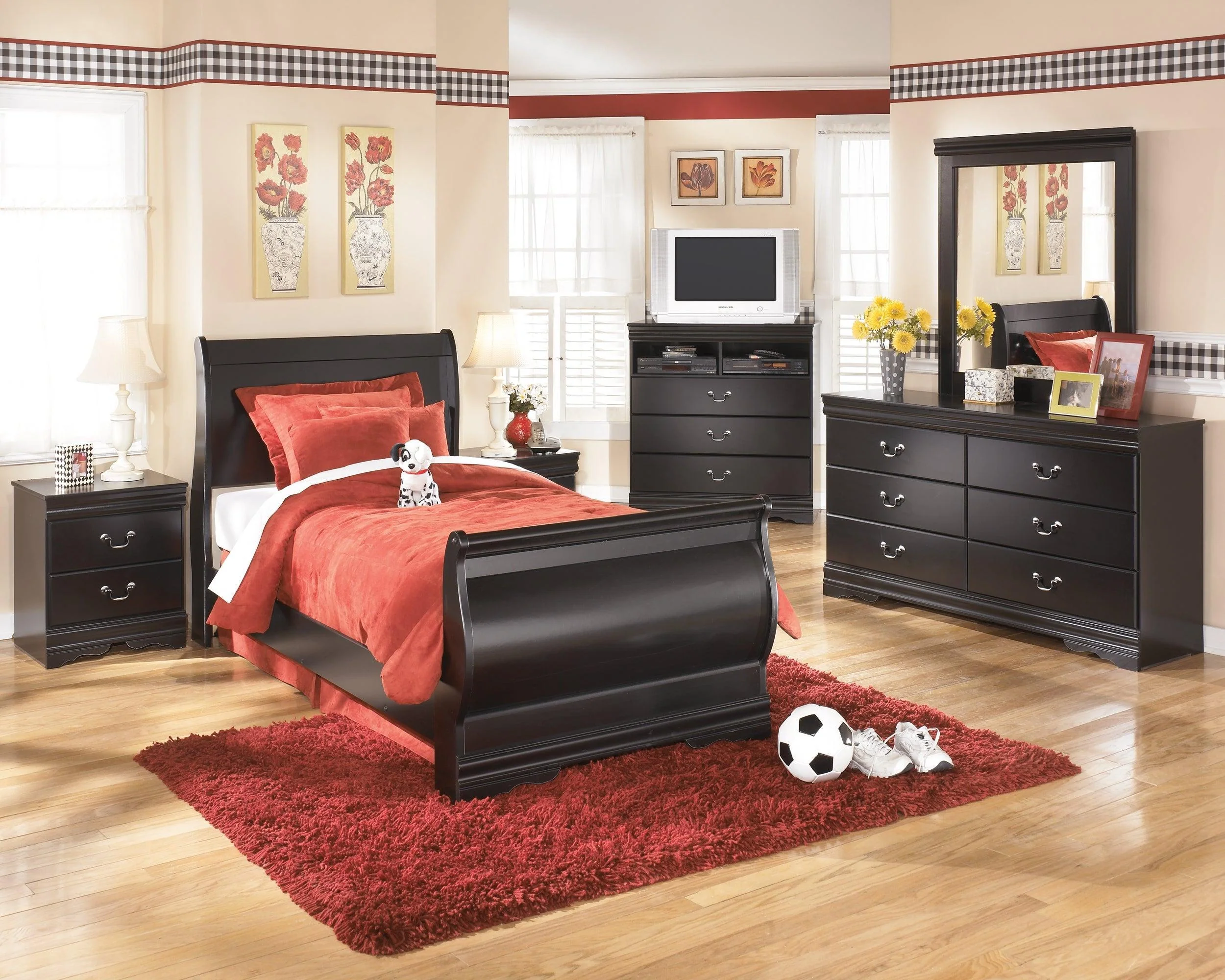 Huey Vineyard Black Dresser - Image 3