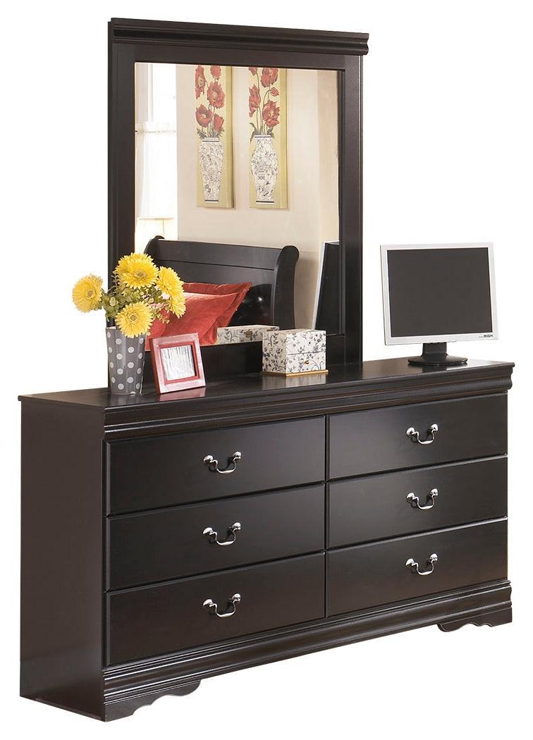 Huey Vineyard Black Dresser And Mirror - Image 2