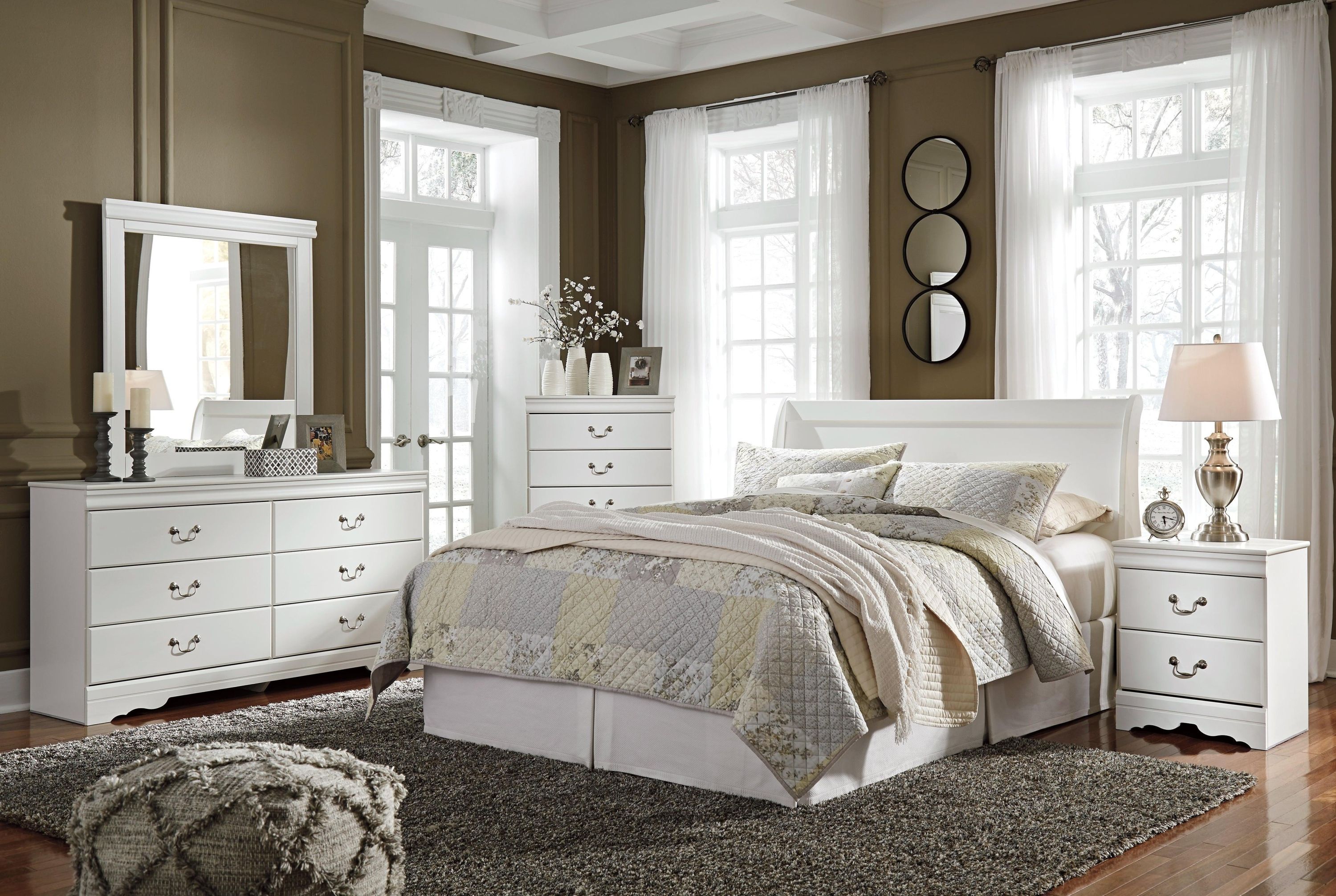 Anarasia White Dresser And Mirror - Image 3