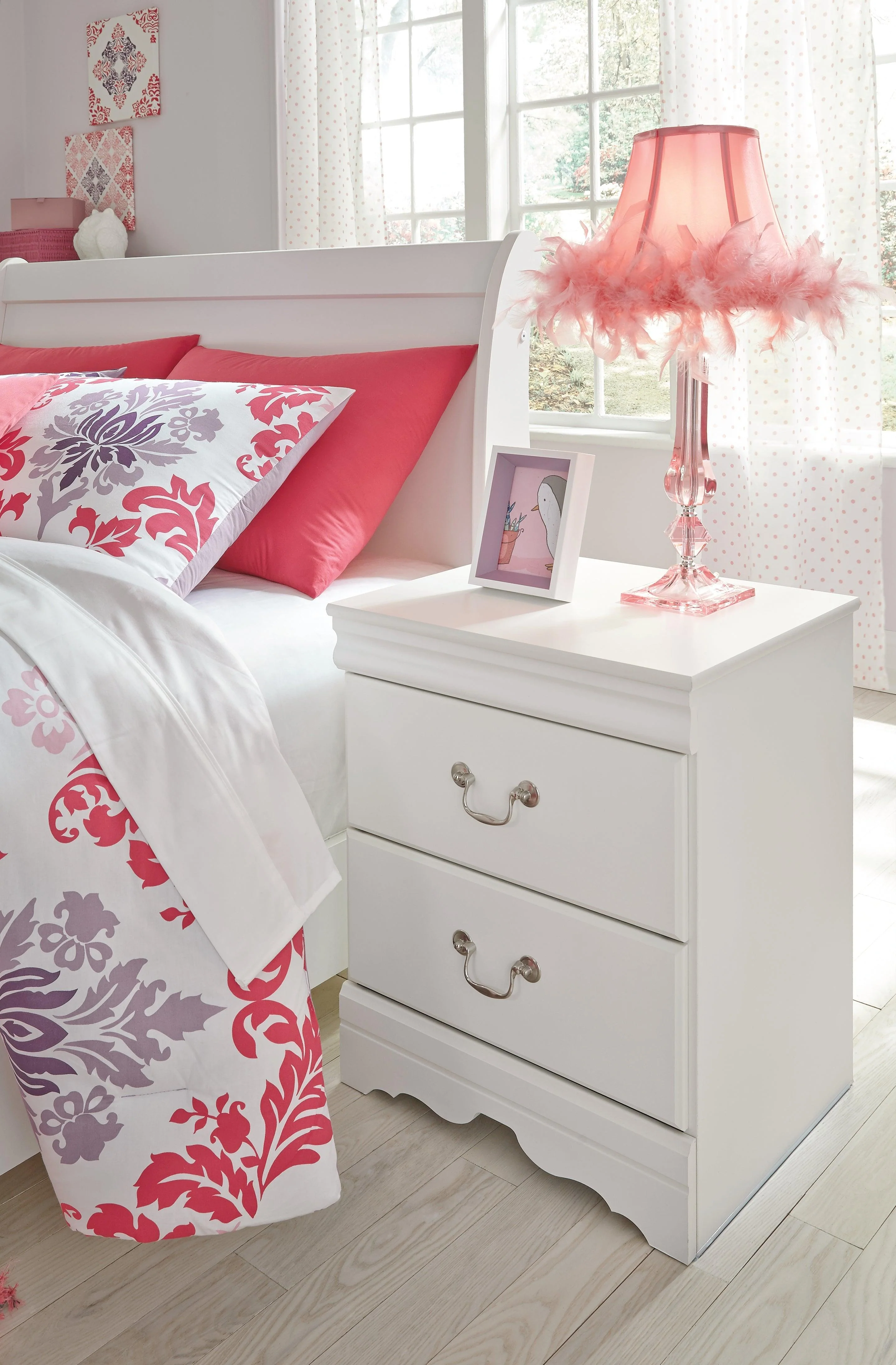 Anarasia White Nightstand - Image 3