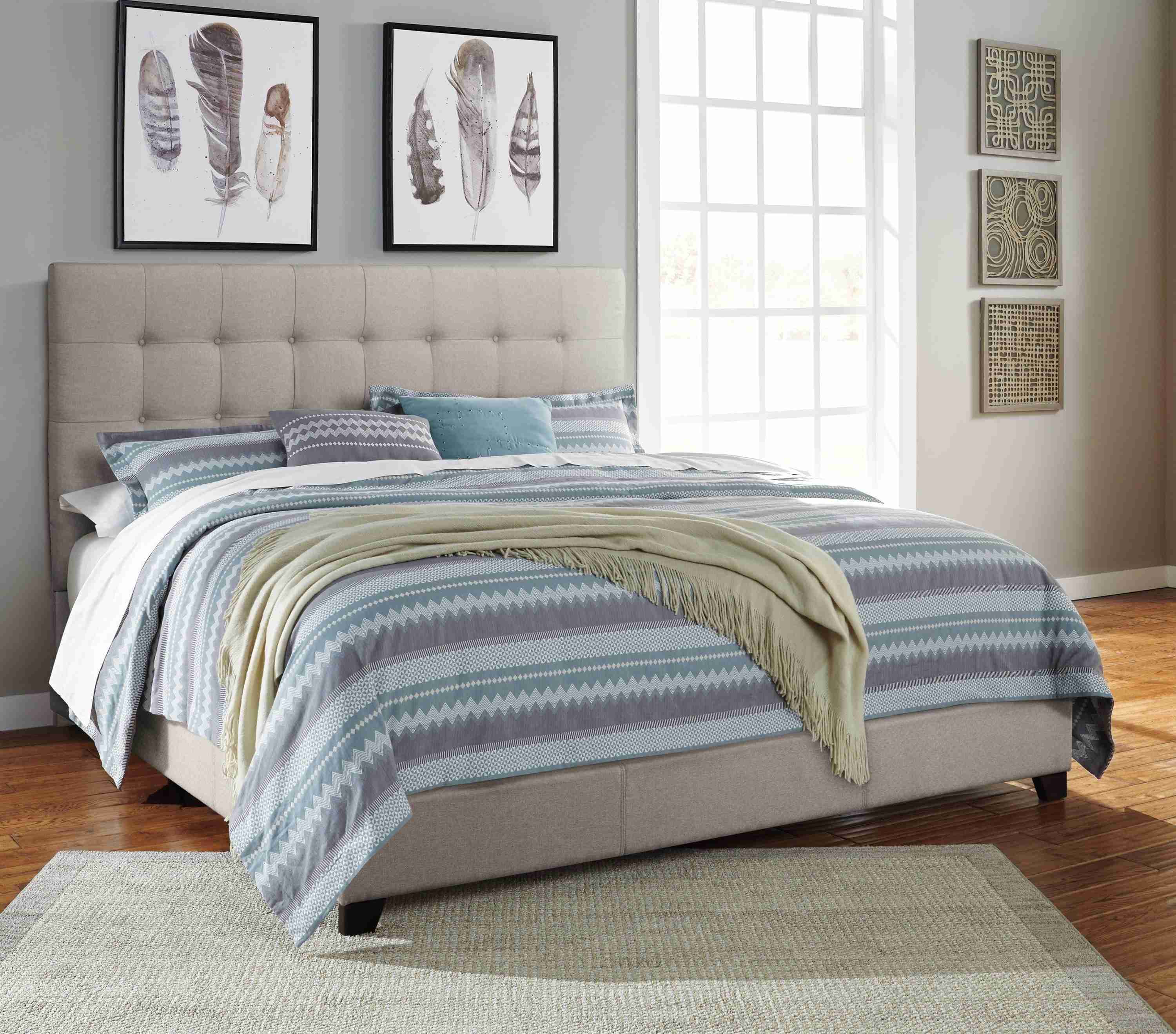 Dolante Beige King Upholstered Bed - Image 3