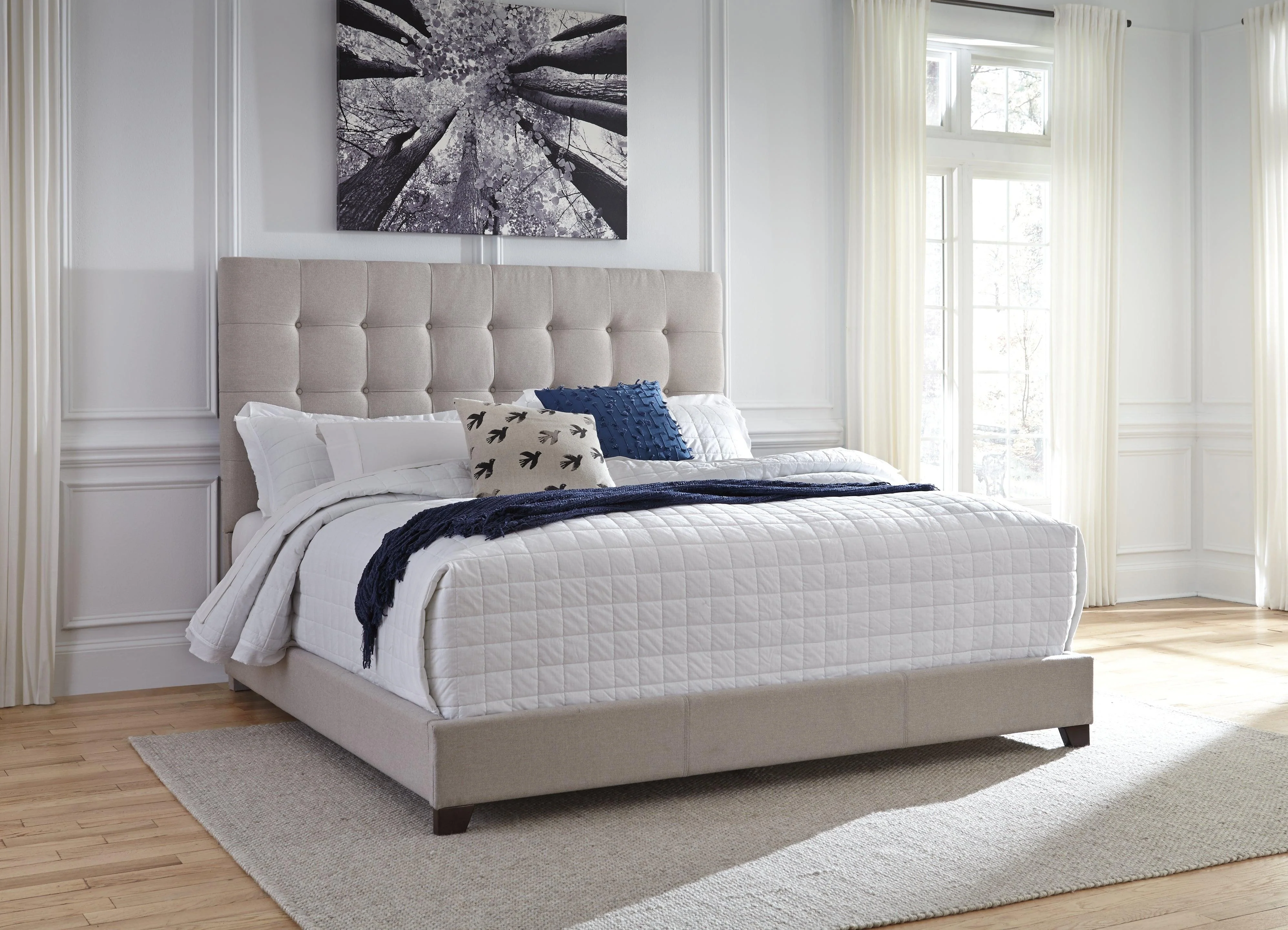 Dolante Beige Queen Upholstered Bed - Image 3