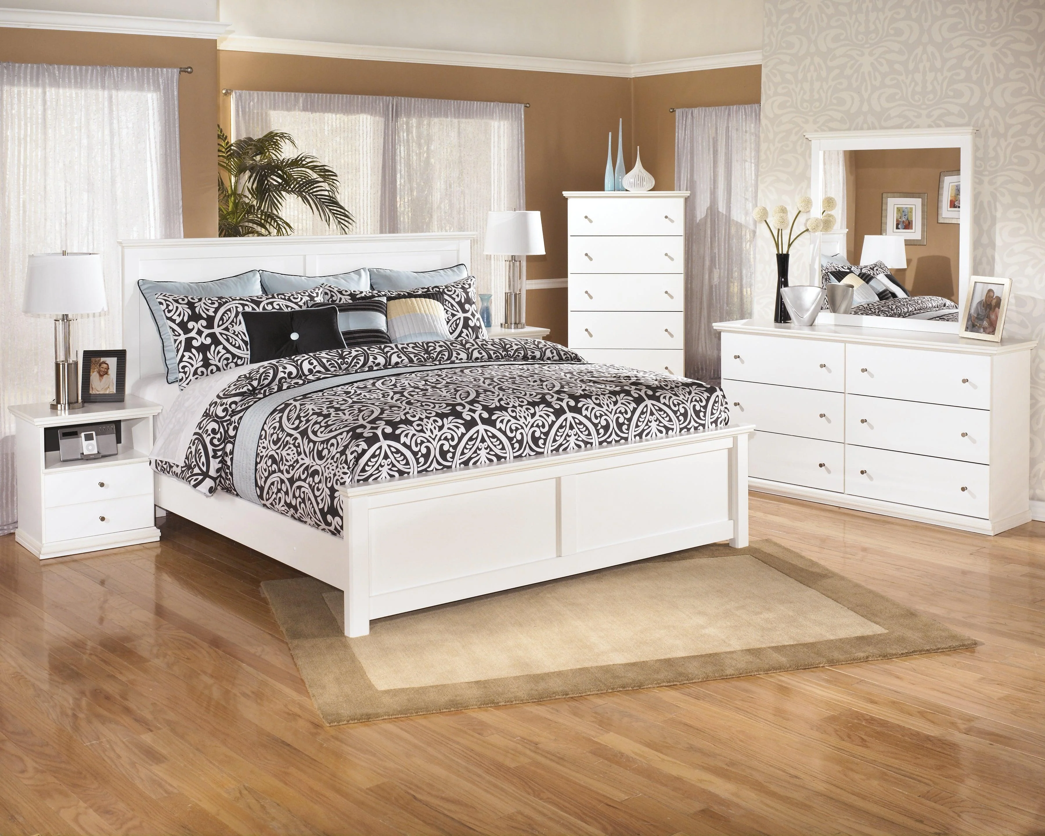 Bostwick Shoals White Nightstand - Image 3