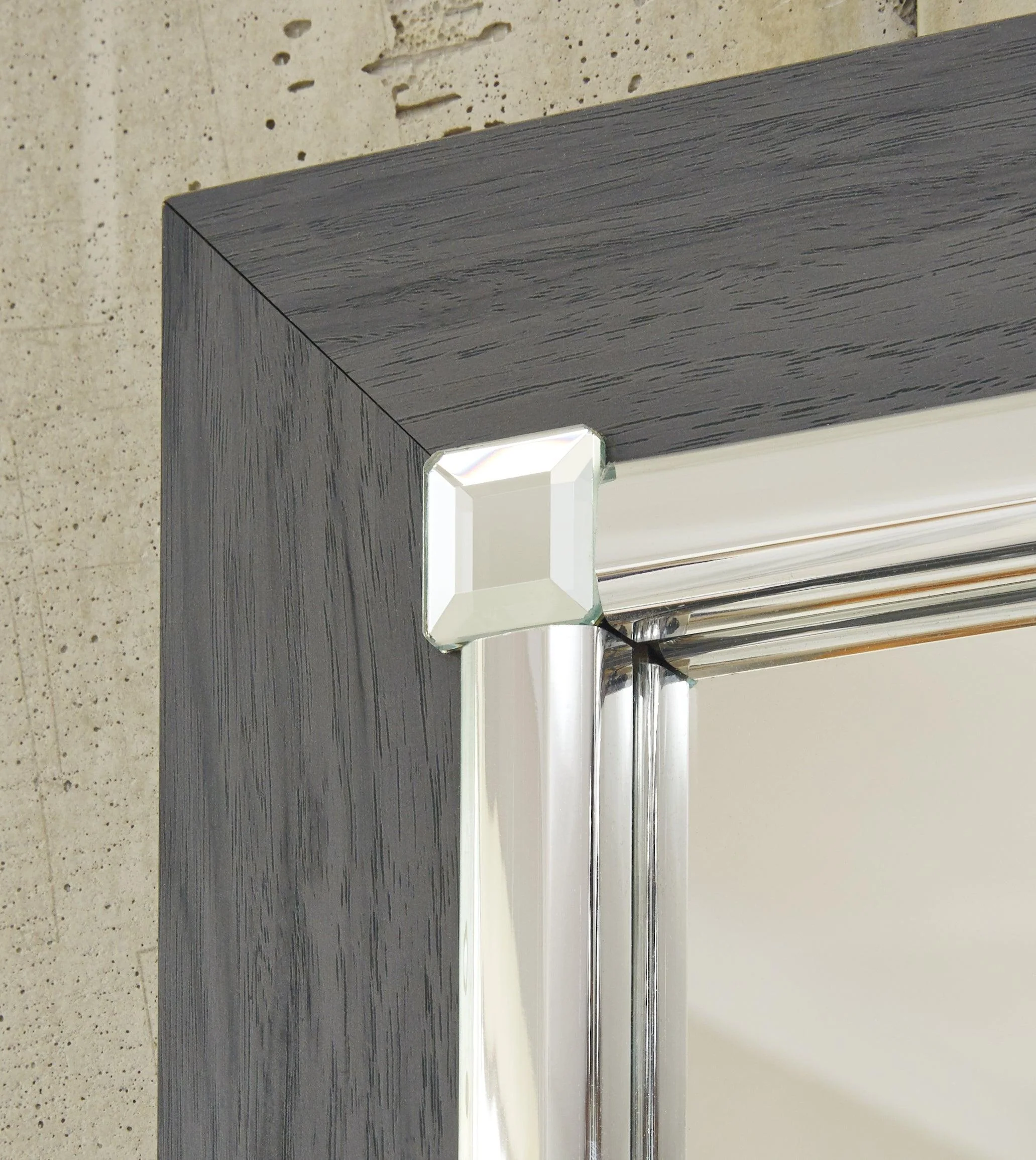 Lodanna Gray Dresser And Mirror - Image 3