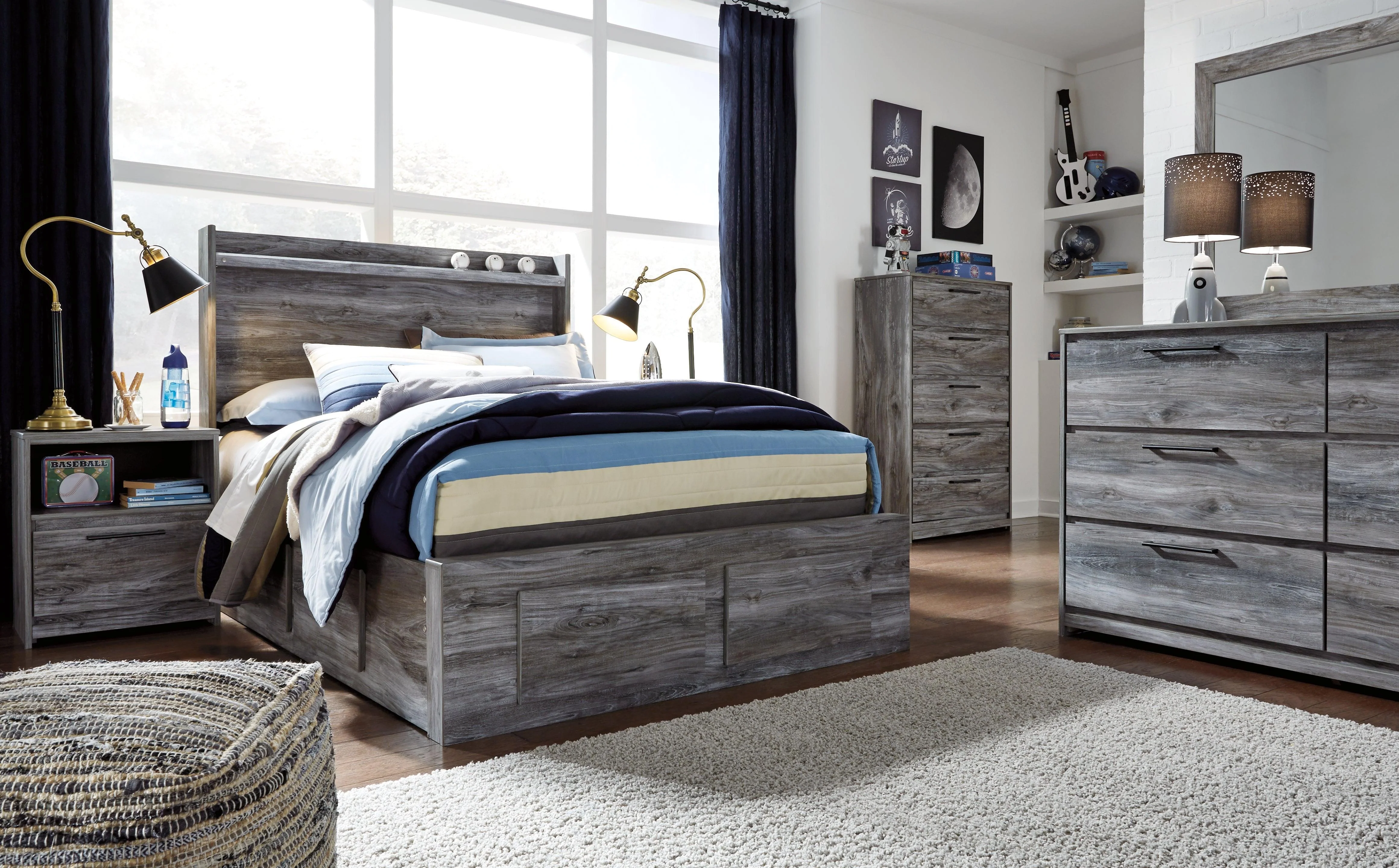 Baystorm Gray Full Panel Bed With 4 Storage Drawers - Image 3