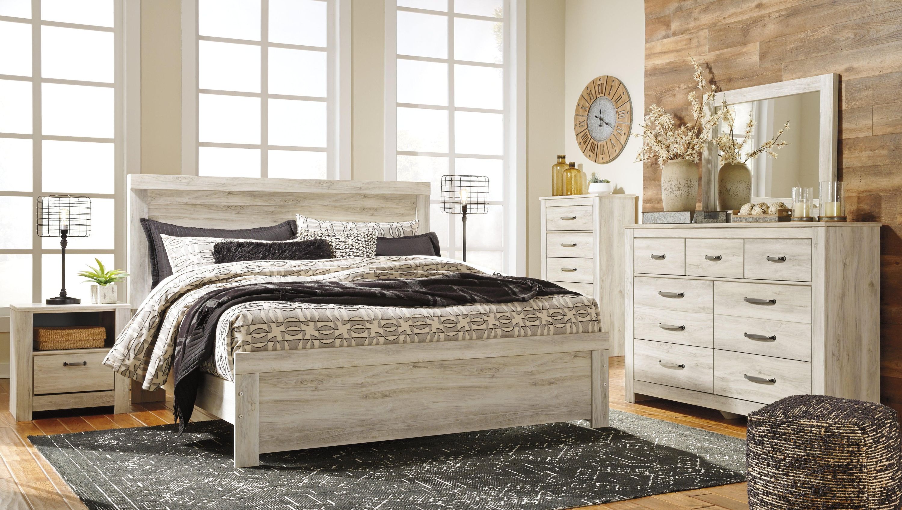 Bellaby Whitewash King Panel Bed - Image 3