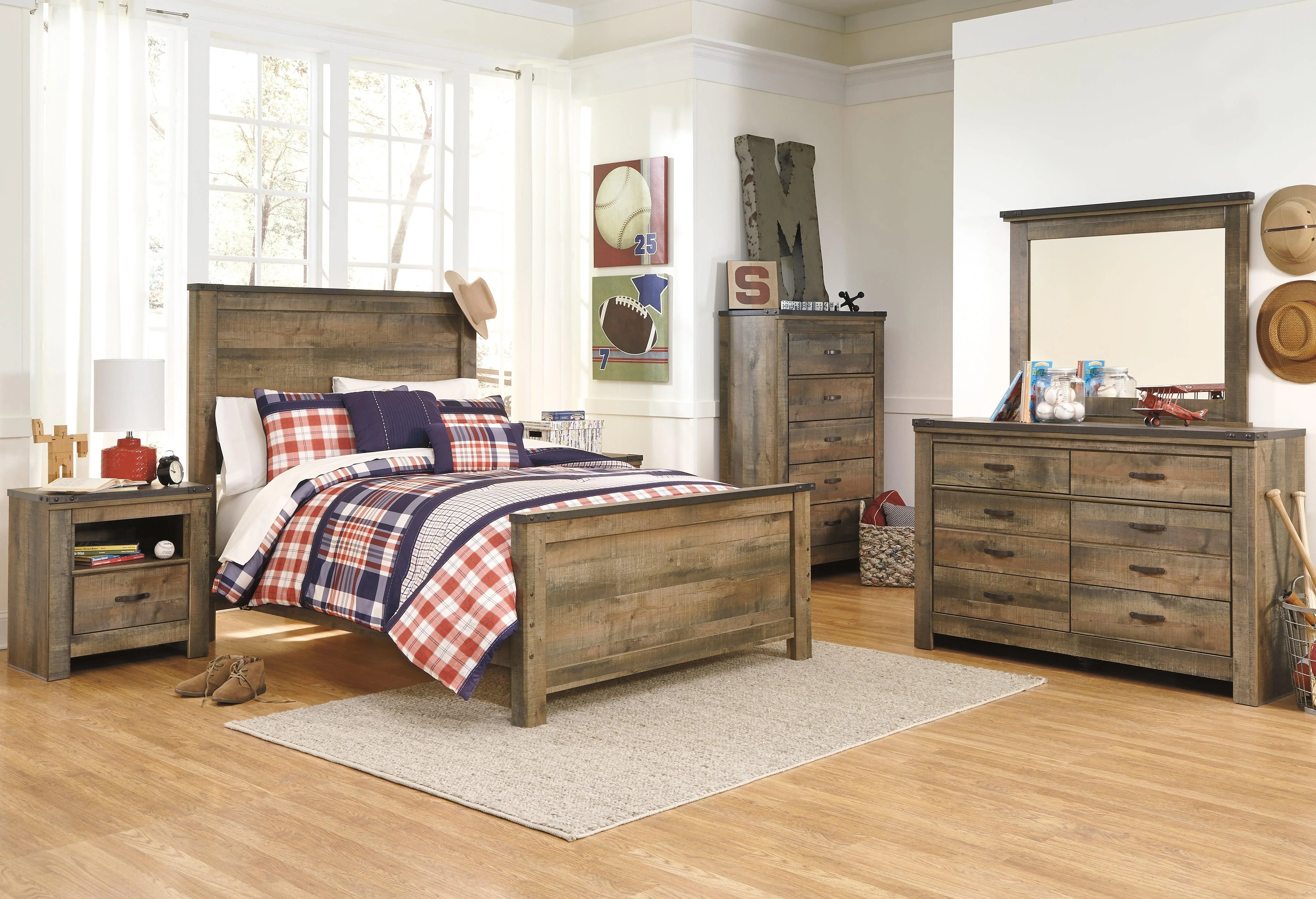 Trinell Brown Full Panel Bed - Image 3