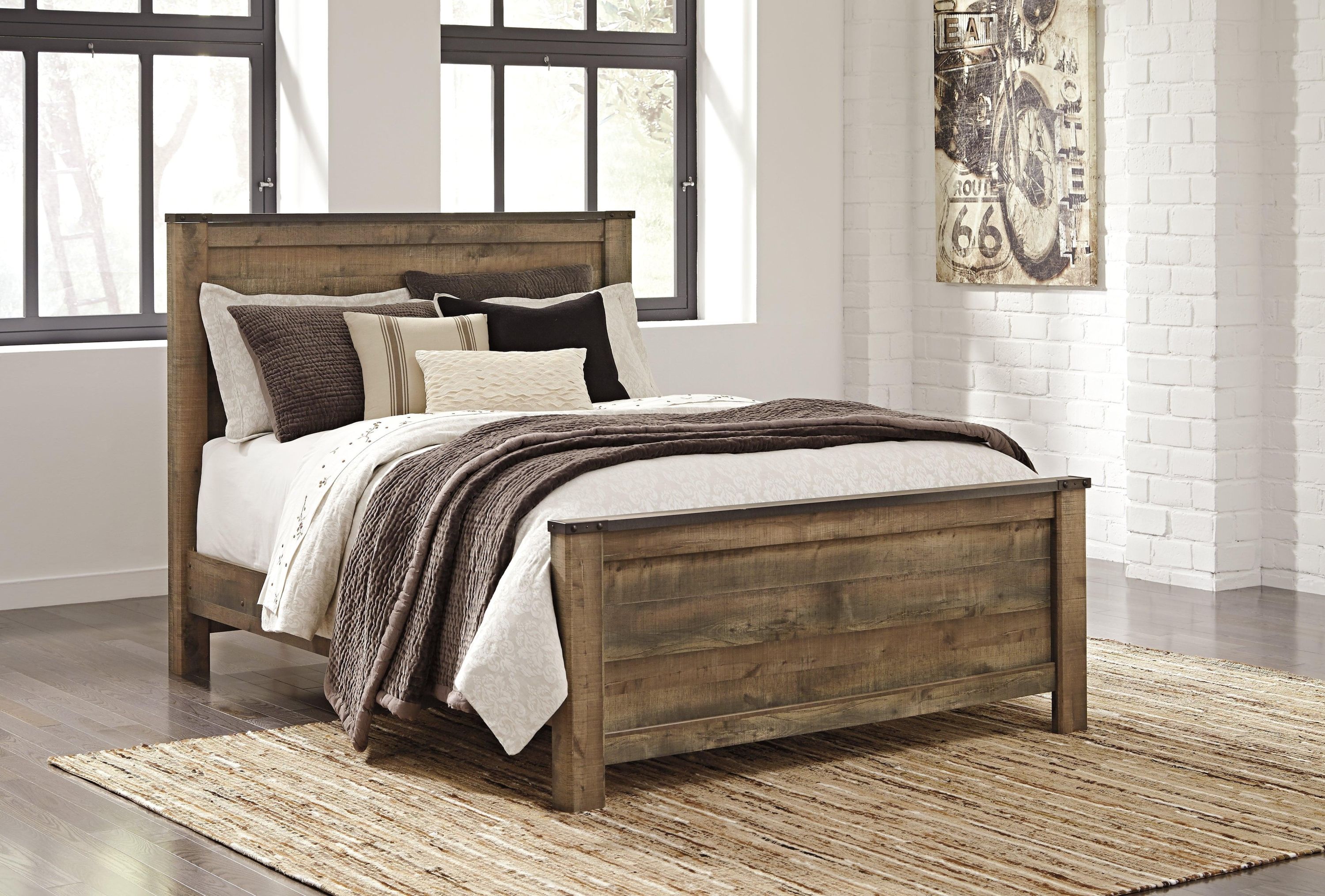 Trinell Brown Queen Panel Bed - Image 3