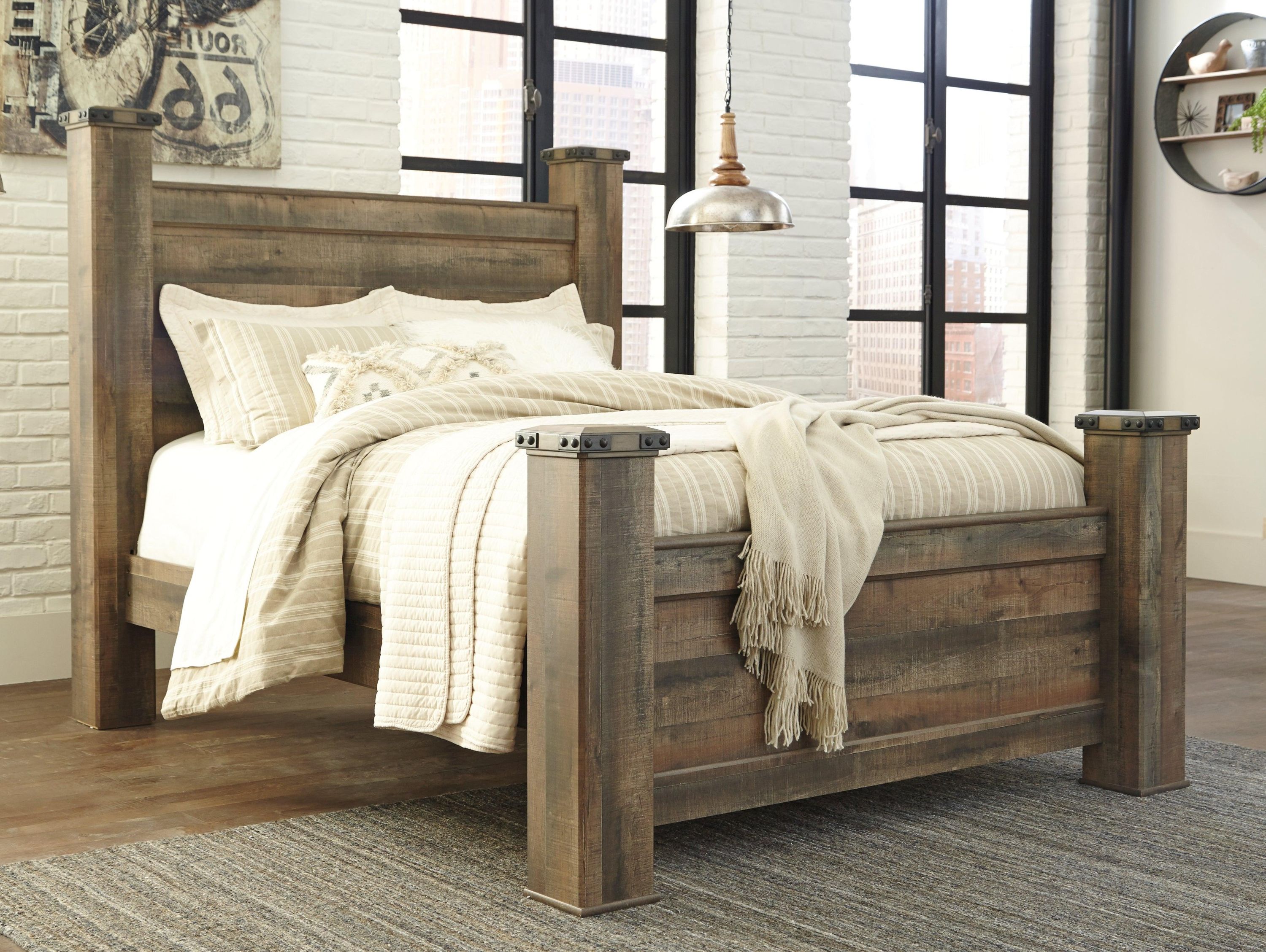 Trinell Brown Queen Poster Bed - Image 3