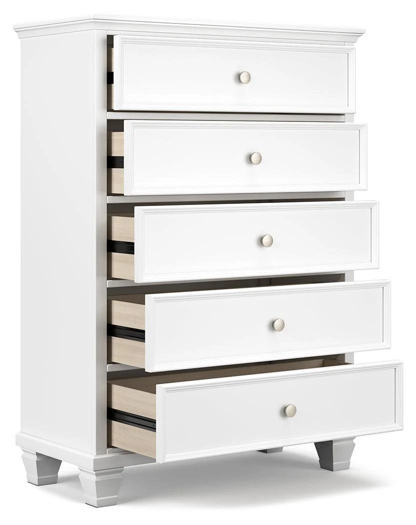 Fortman White Chest Of Drawers - Image 3