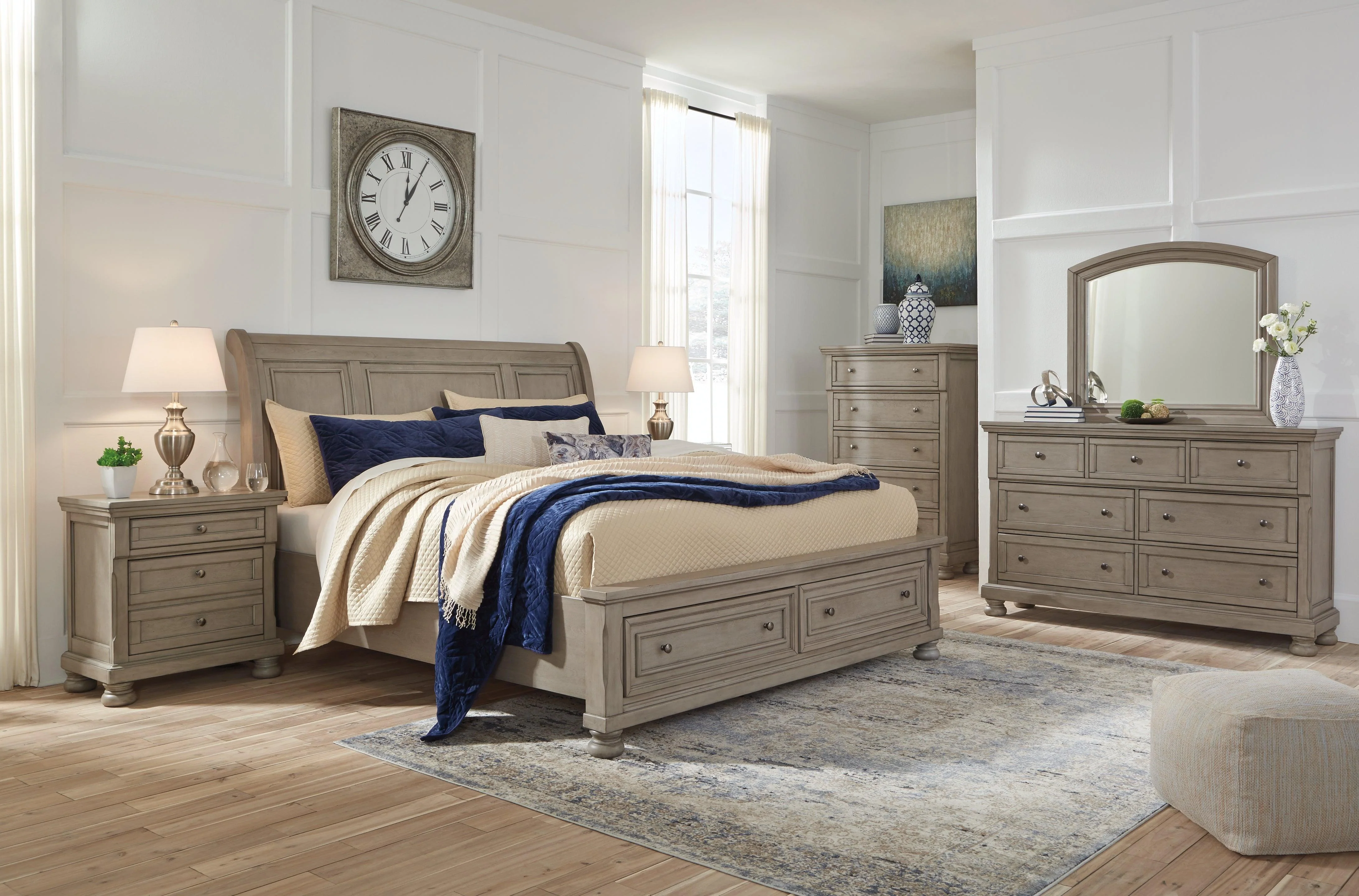 Lettner Light Gray Dresser And Mirror - Image 3