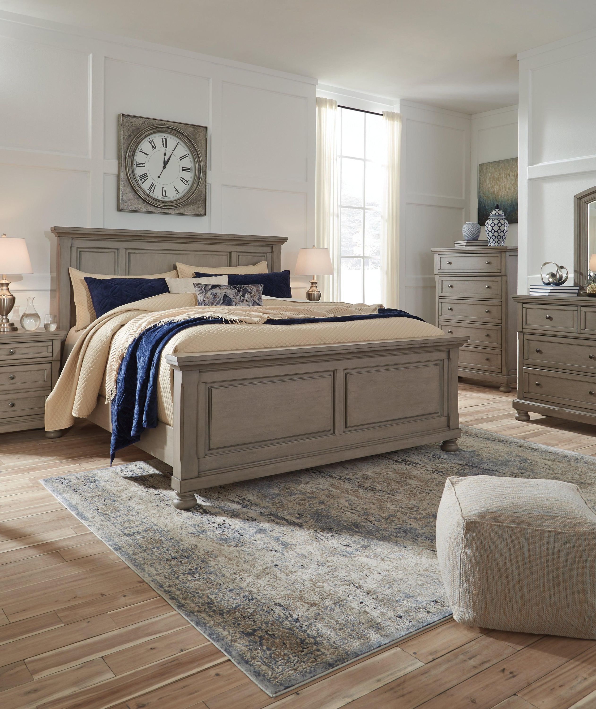 Lettner Light Gray King Panel Bed - Image 3