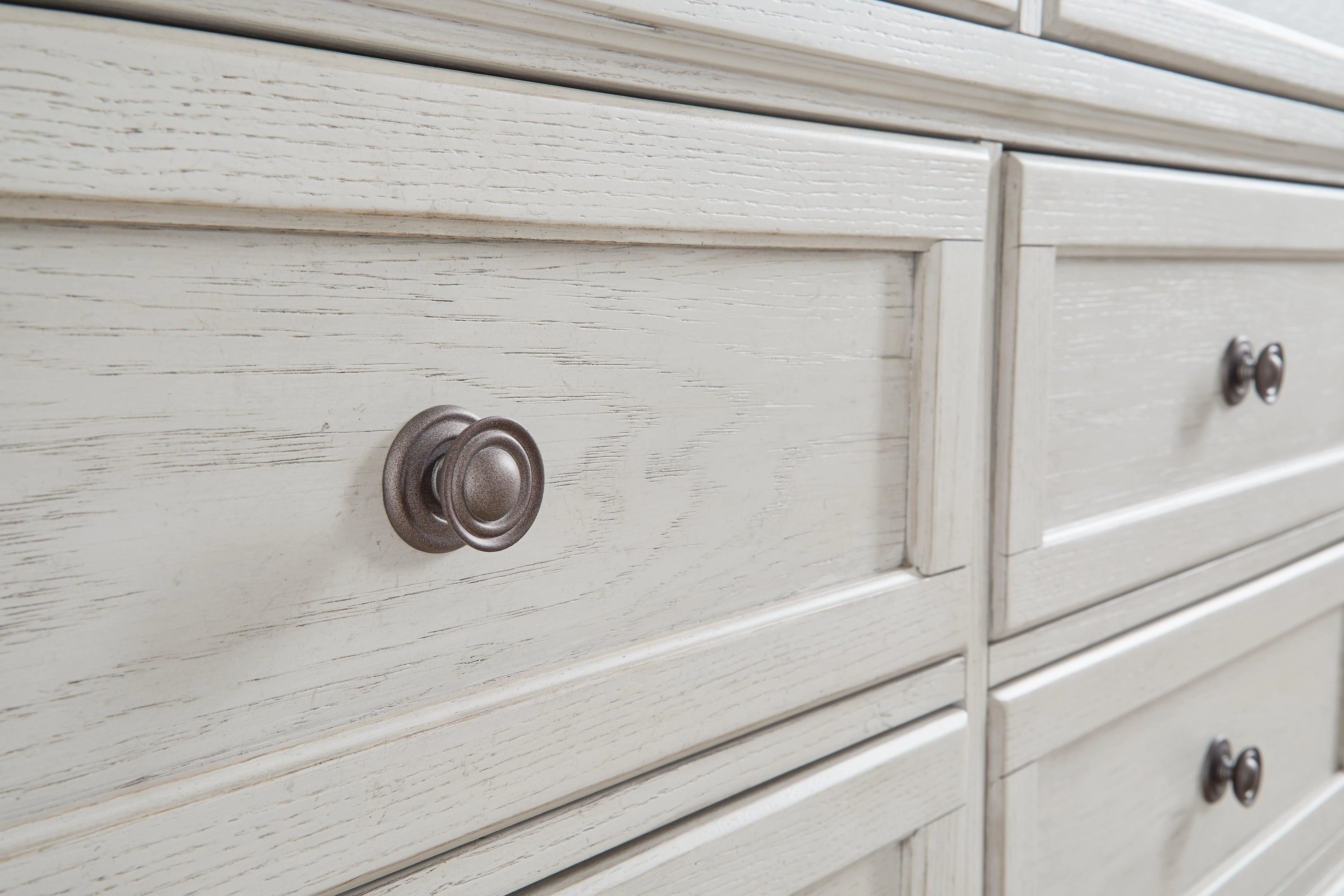 Robbinsdale Antique White Dresser And Mirror - Image 3