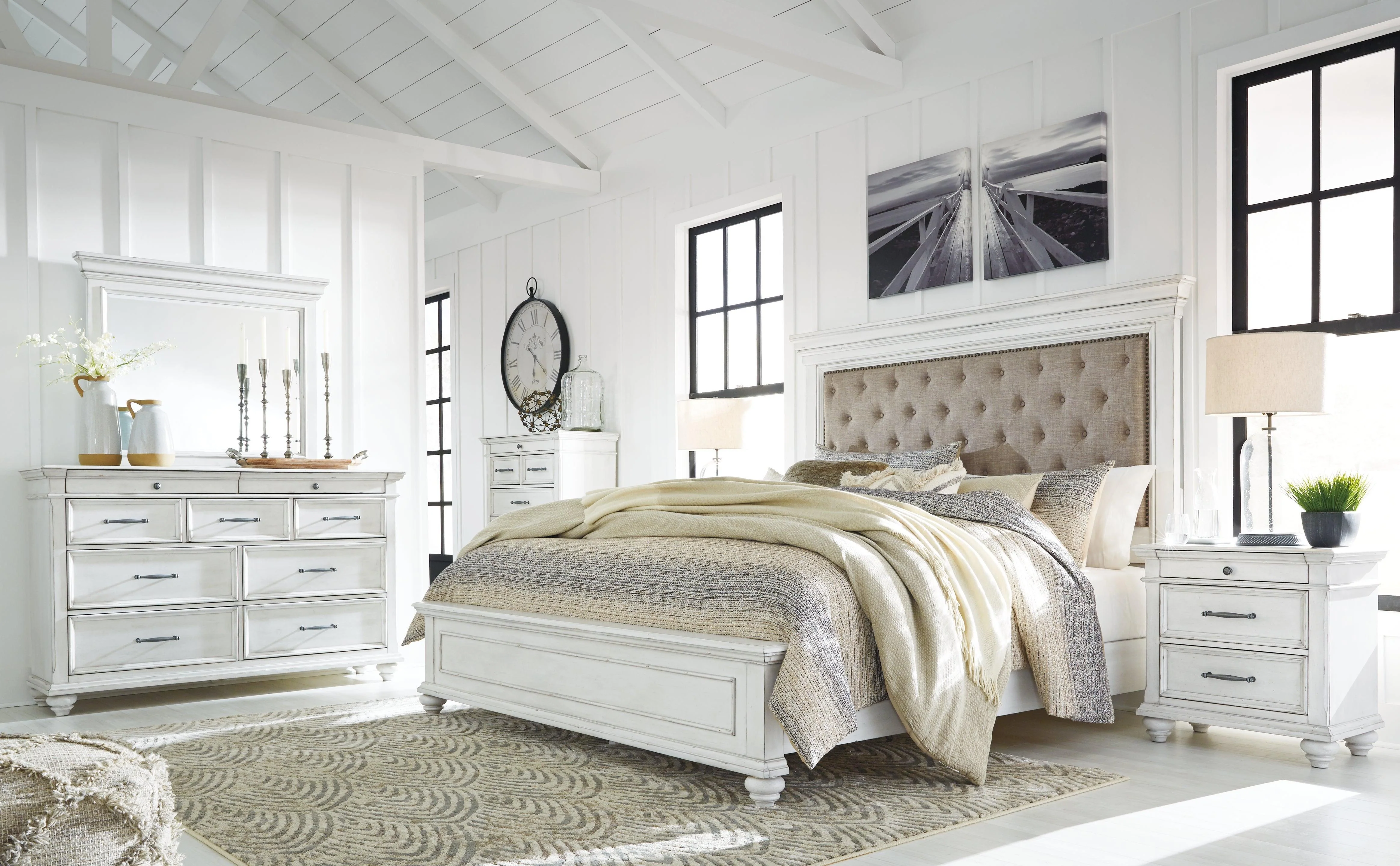 Kanwyn Whitewash Upholstered Panel Bedroom Set - Image 3