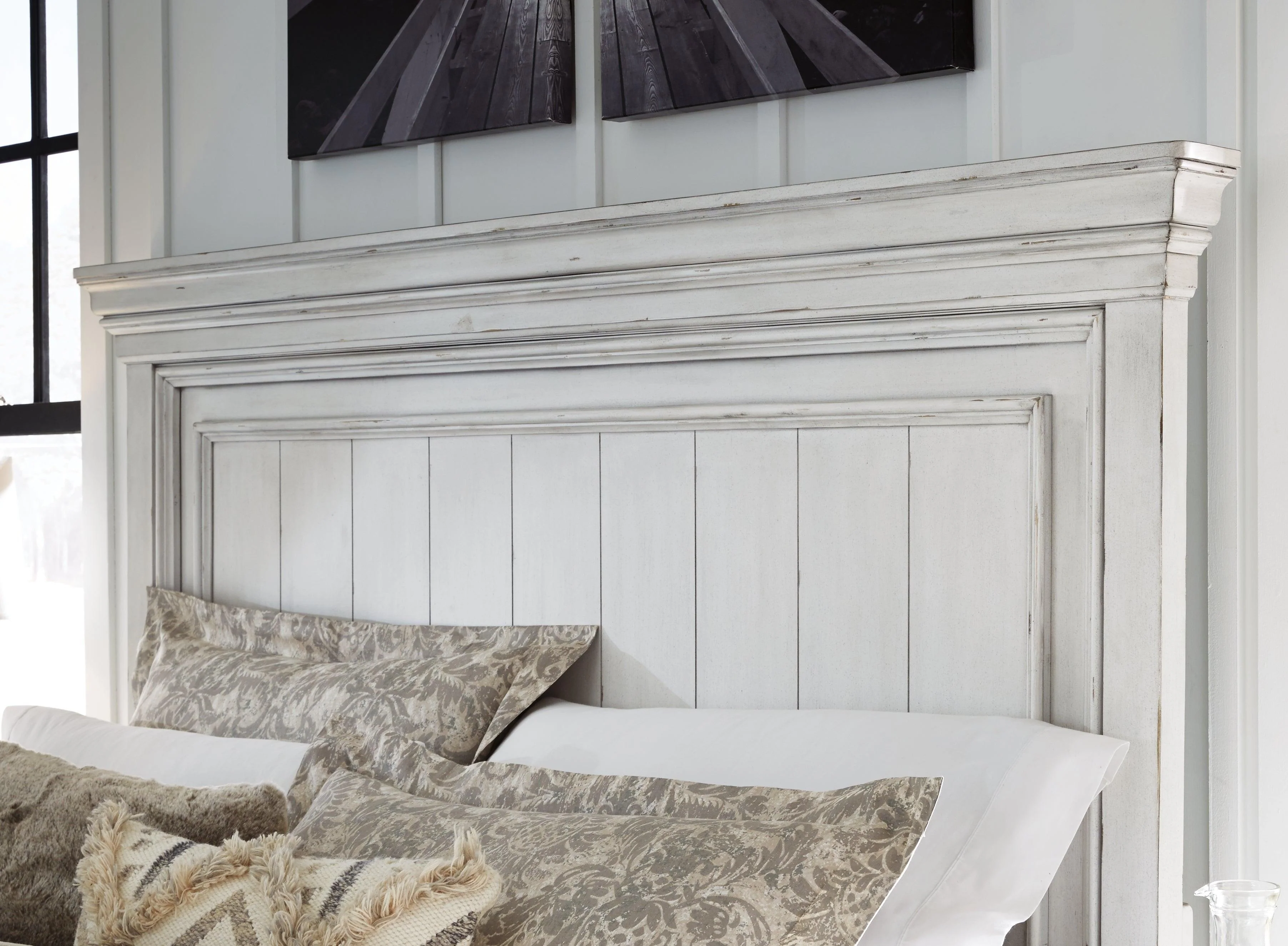 Kanwyn Whitewash King Panel Bed With Storage Bench - Image 3