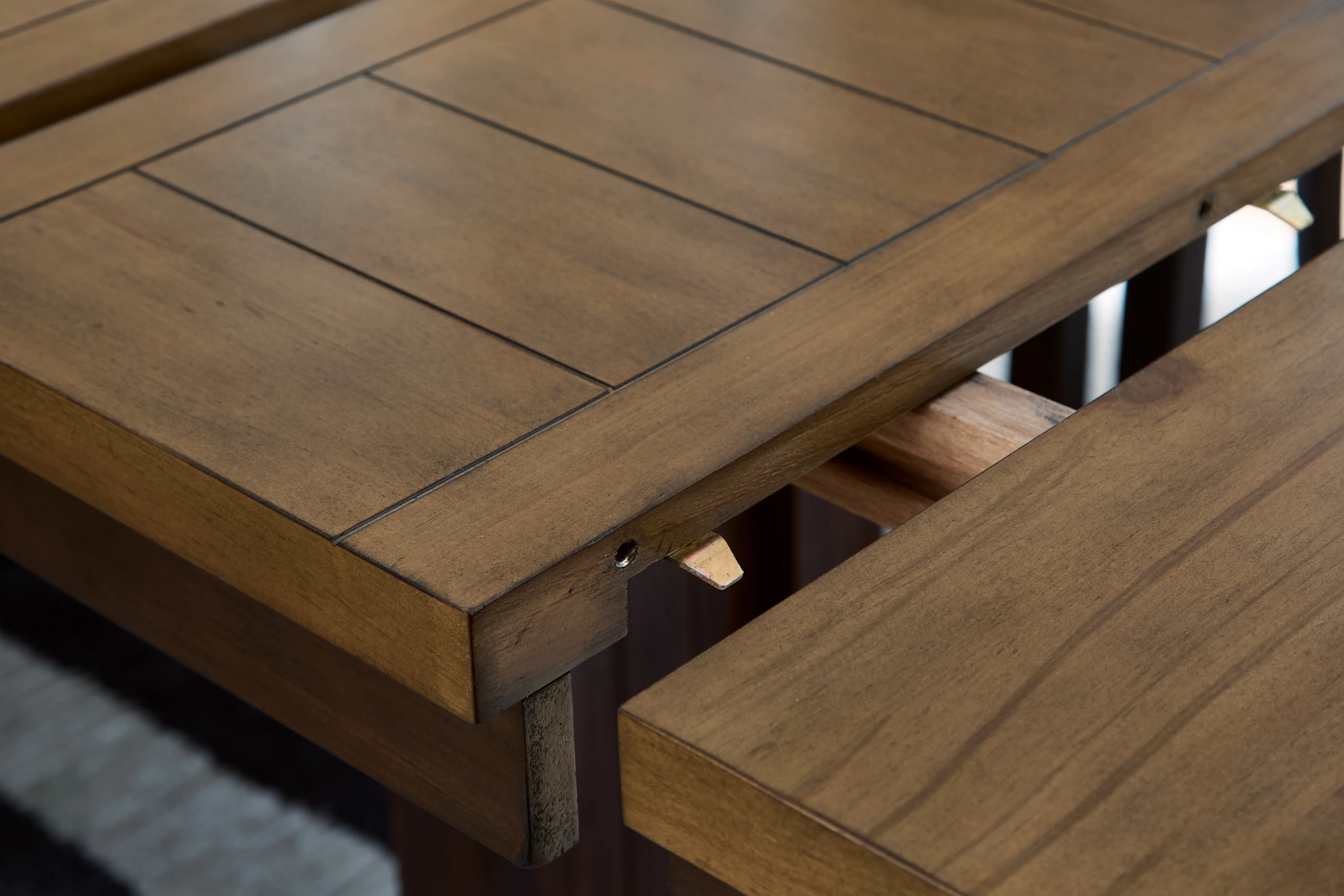 Rylandeen Light Brown/Dark Brown Counter Height Dining Table and 4 Barstools and Bench - Image 3