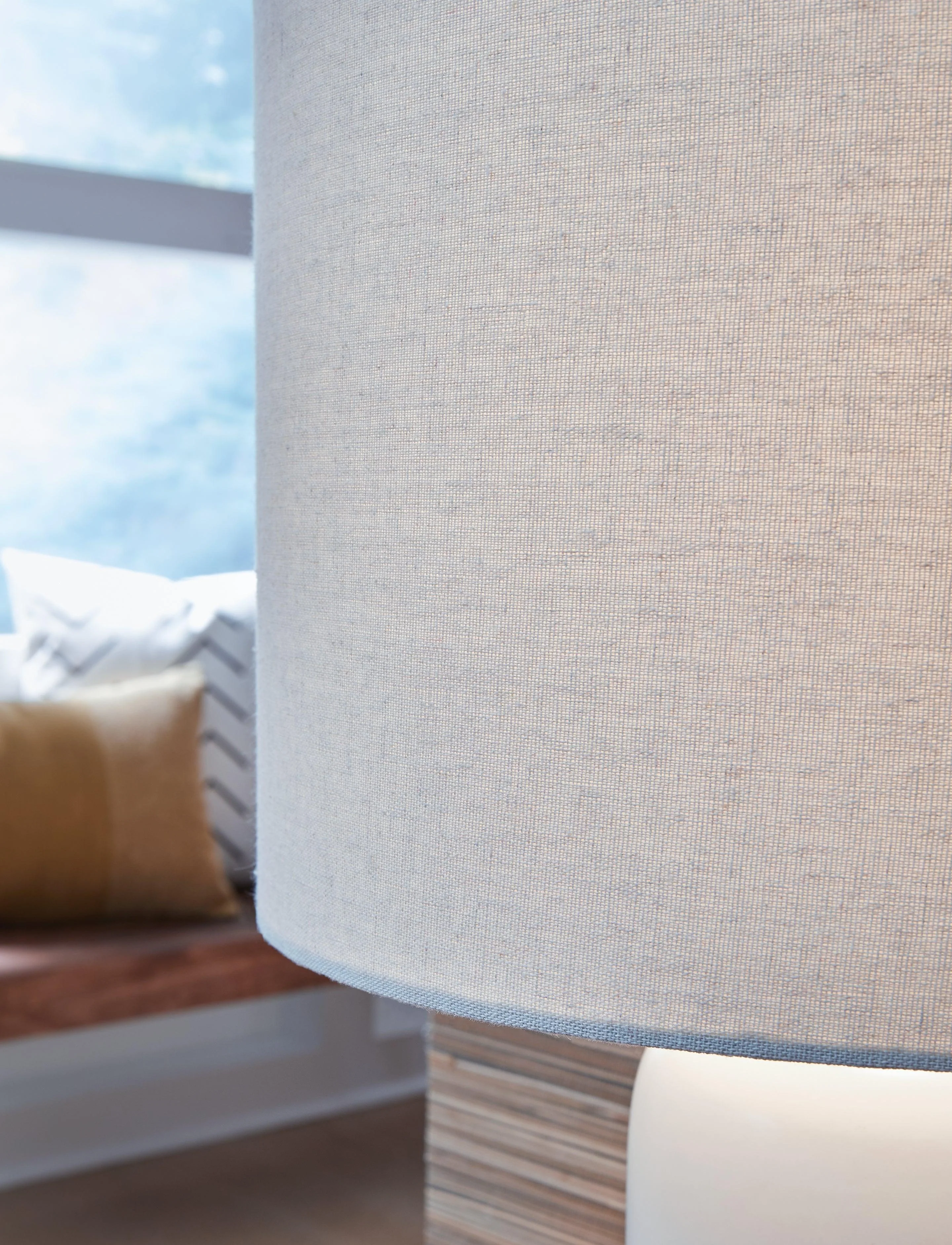 Lemrich White Teal Table Lamp - Image 3