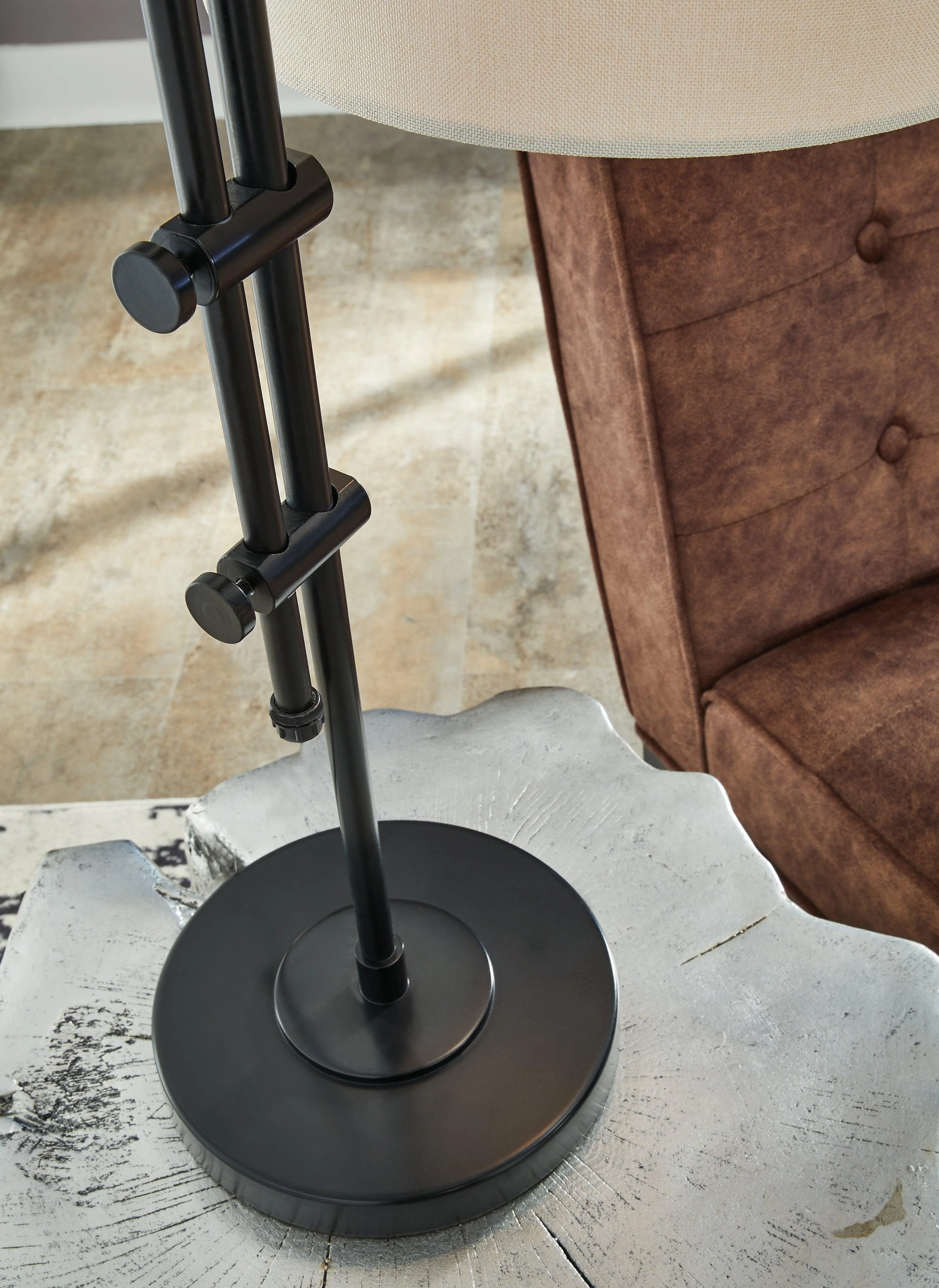 Baronvale Black Accent Lamp - Image 3